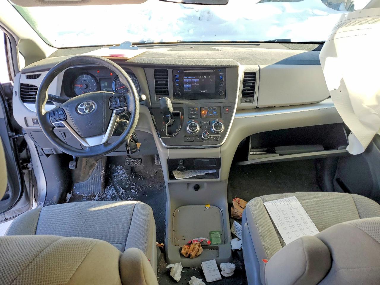 2015 Toyota Sienna Серебряный vin: 5TDZK3DC4FS595626