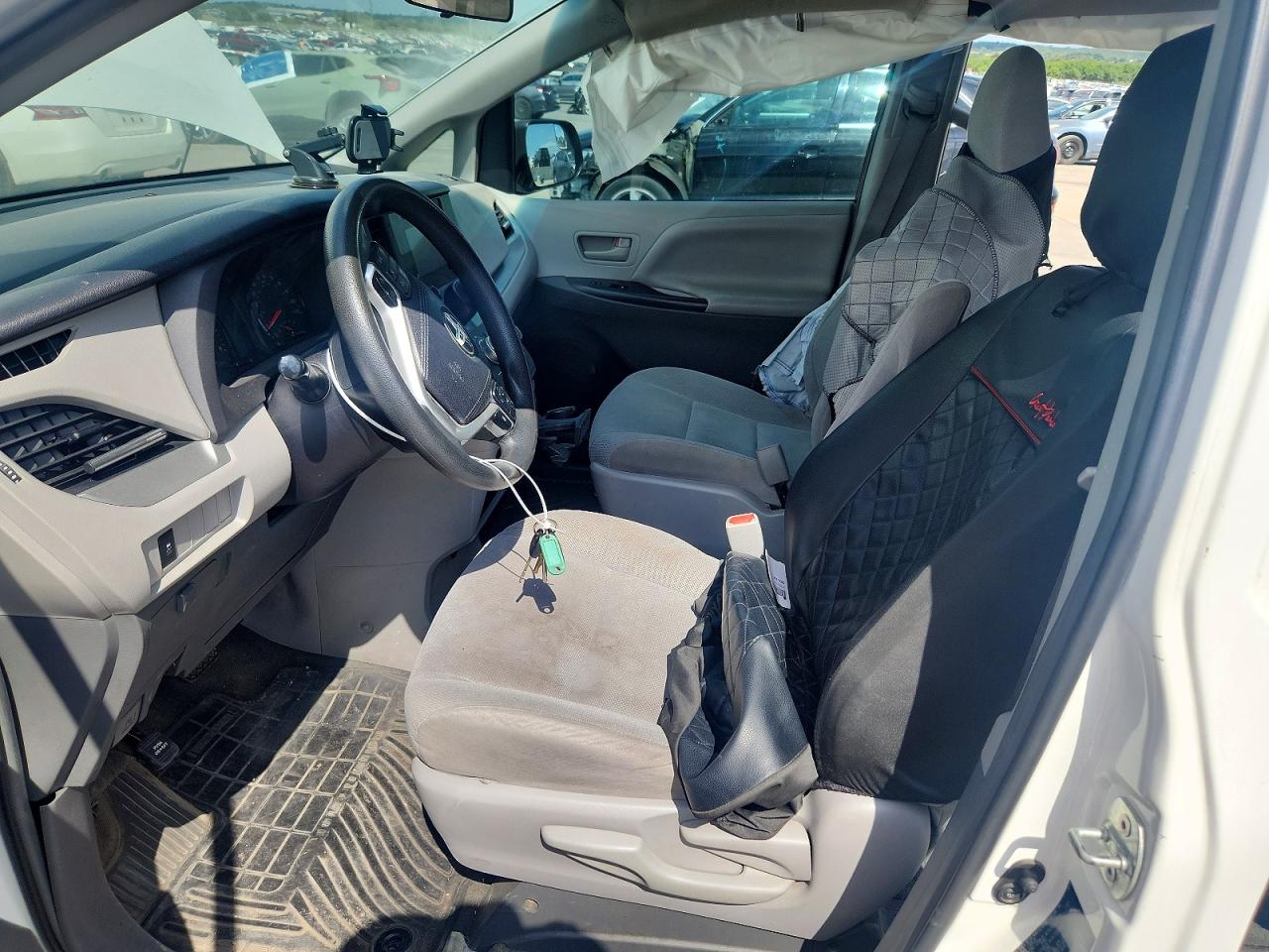 2015 Toyota Sienna L 7-passenger Белый vin: 5TDZK3DC4FS644176