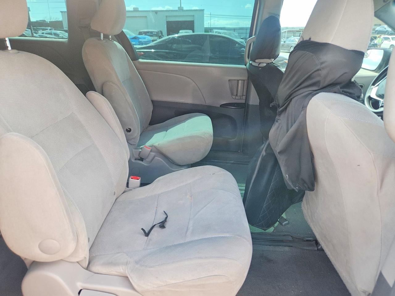 2015 Toyota Sienna L 7-passenger Белый vin: 5TDZK3DC4FS644176