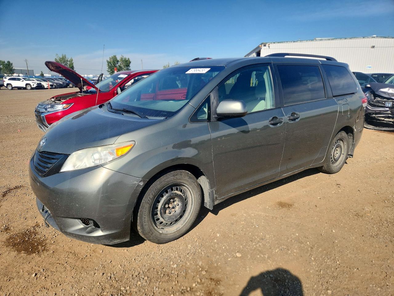 2011 Toyota Sienna Base 7-passenger Green vin: 5TDZK3DC5BS085747