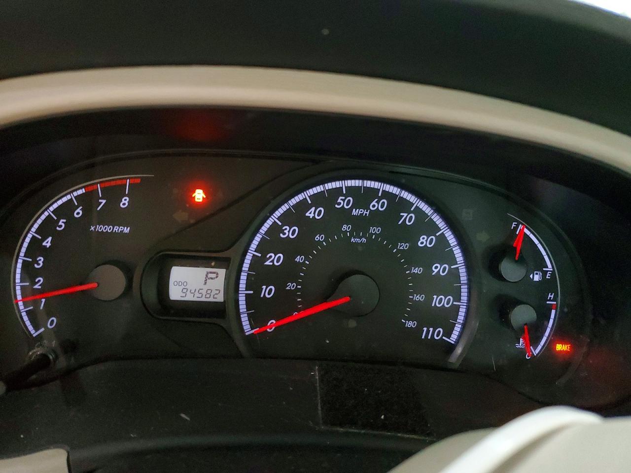 2012 Toyota Sienna Base 7-passenger Серебряный vin: 5TDZK3DC5CS185669