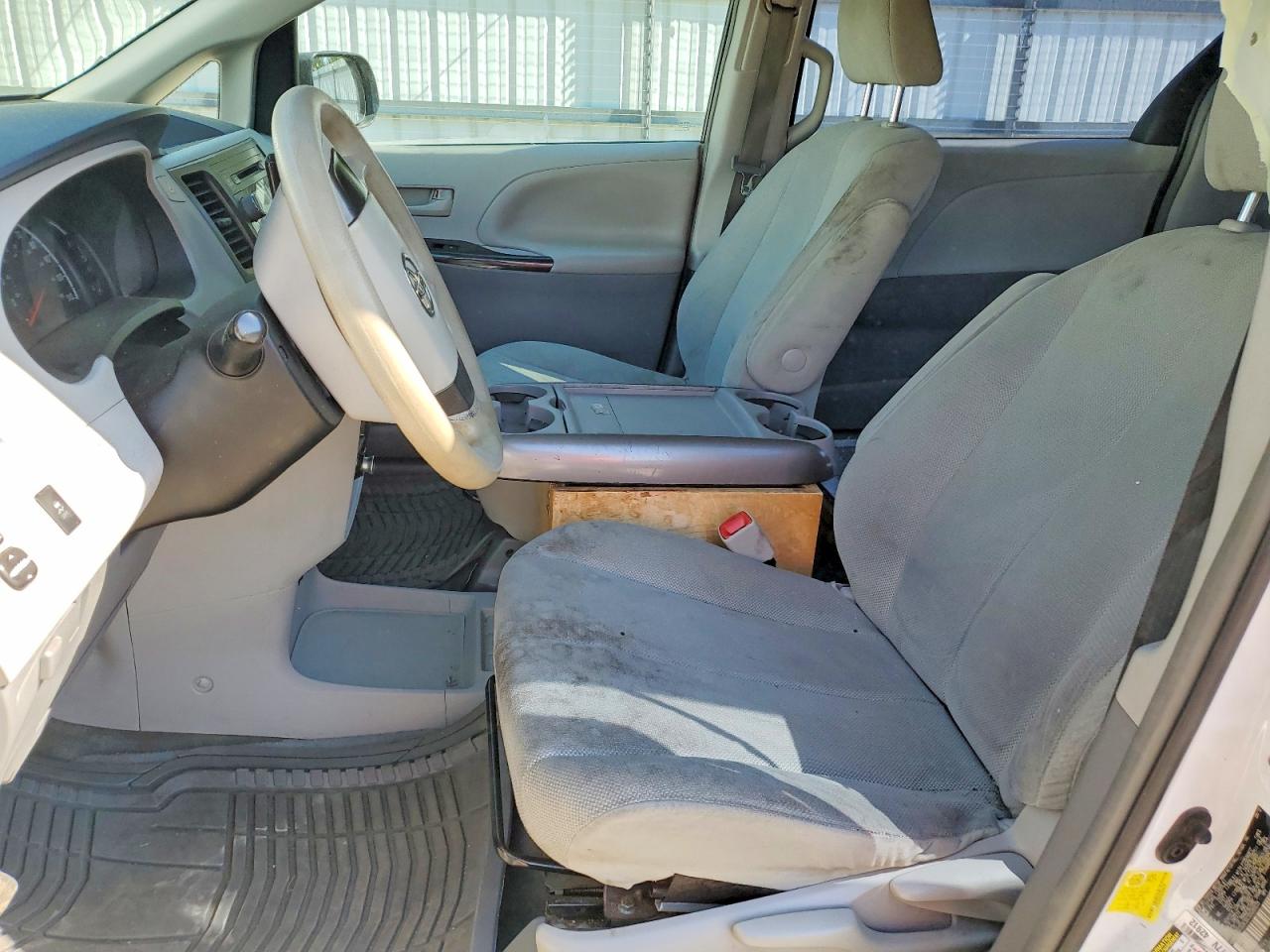 2013 Toyota Van White vin: 5TDZK3DC5DS289239