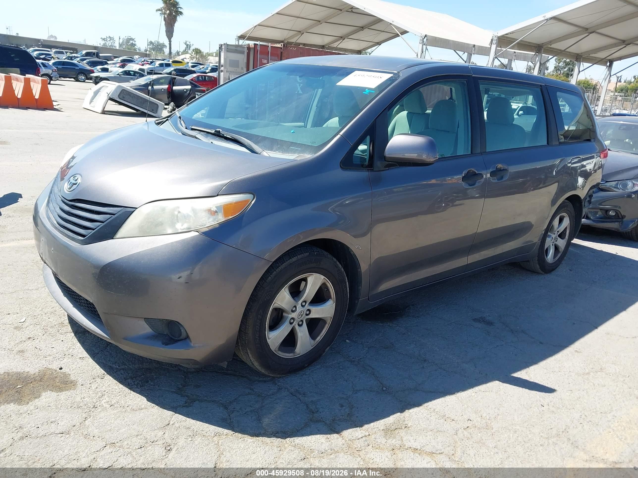 2013 Toyota Sienna L V6 7 Passenger Серый vin: 5TDZK3DC5DS305133