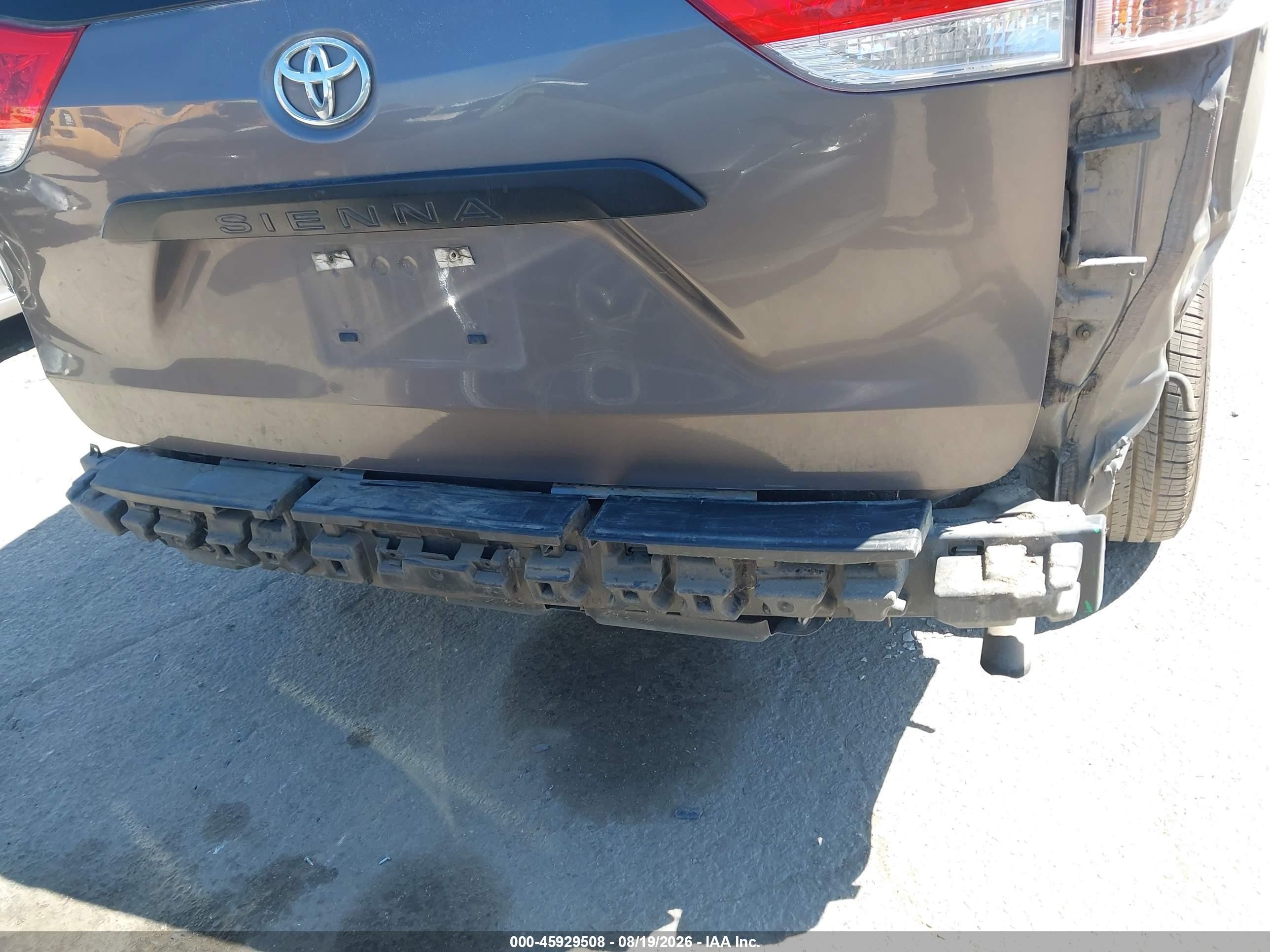 2013 Toyota Sienna L V6 7 Passenger Серый vin: 5TDZK3DC5DS305133