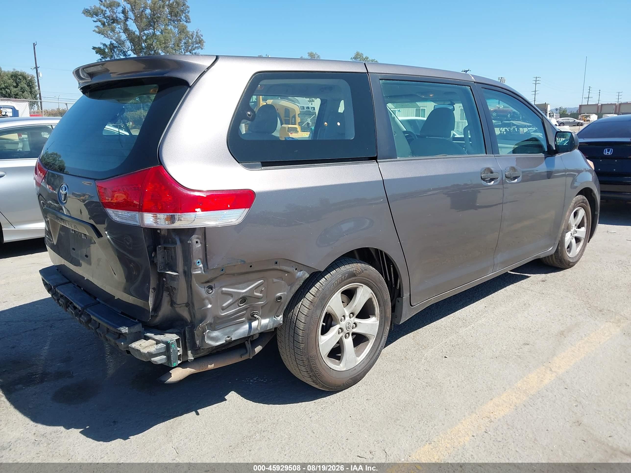 2013 Toyota Sienna L V6 7 Passenger Серый vin: 5TDZK3DC5DS305133