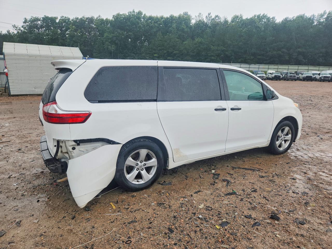 2015 Toyota Sienna L 7-passenger White vin: 5TDZK3DC5FS605340