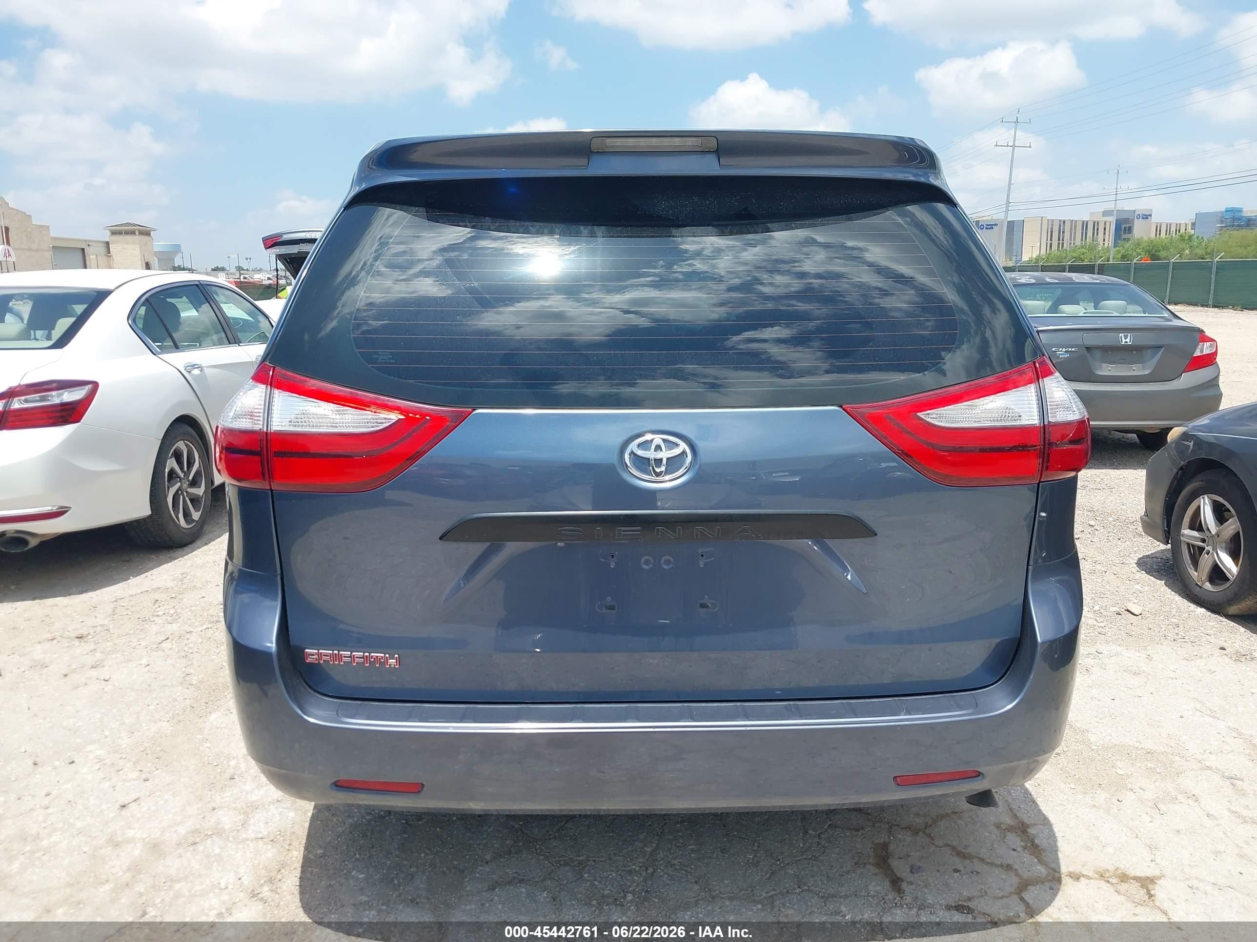 2015 Toyota Sienna L 7 Passenger Blue vin: 5TDZK3DC5FS650665