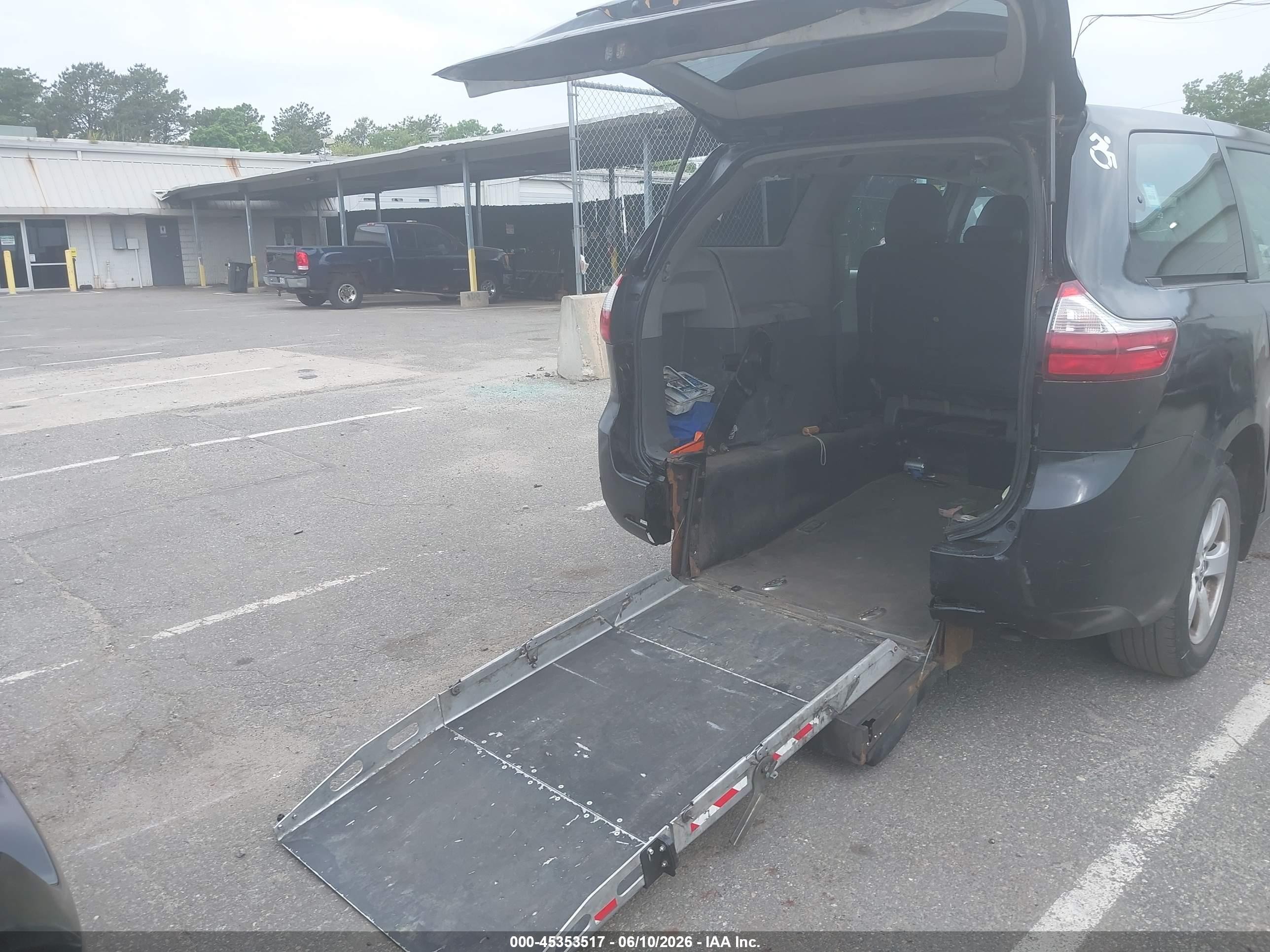 2016 Toyota Sienna L 7 Passenger Black vin: 5TDZK3DC5GS754252