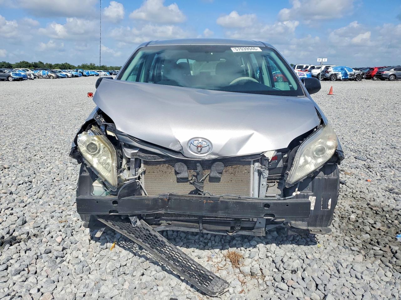 2012 Toyota Sienna Base 7-passenger Silver vin: 5TDZK3DC6CS196583