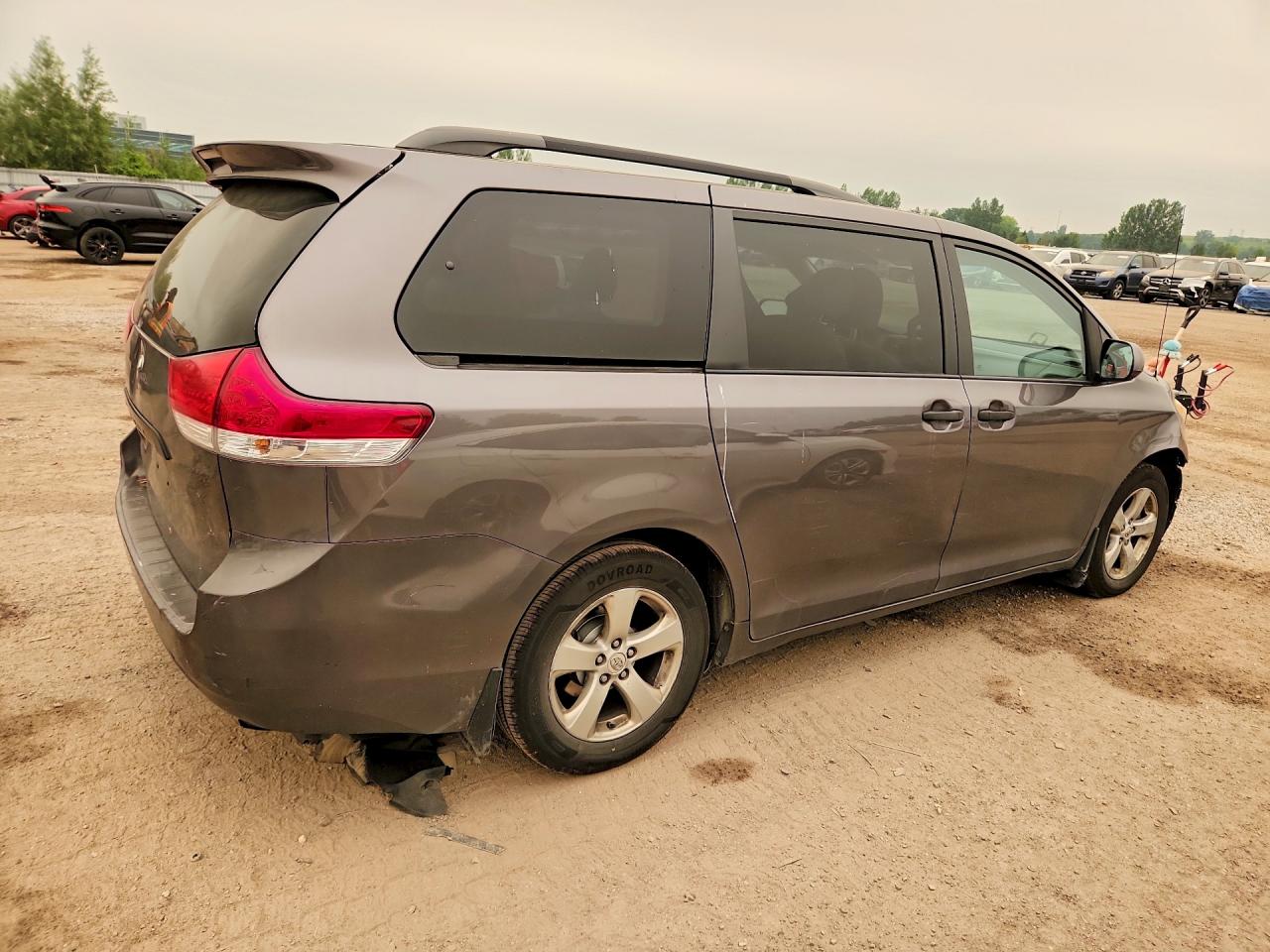 2012 Toyota Sienna Base 7-passenger Gray vin: 5TDZK3DC6CS197328
