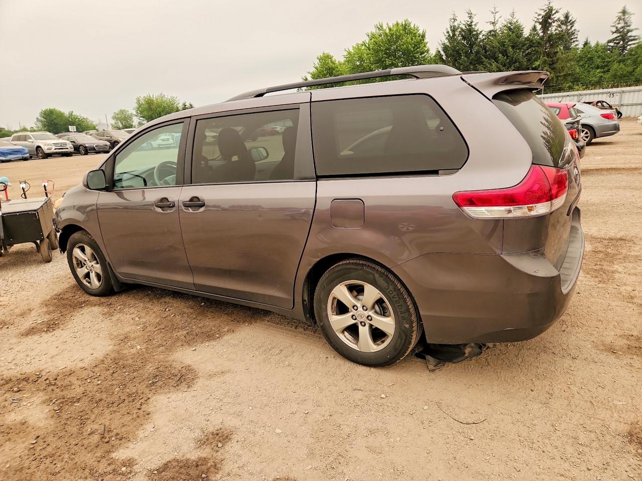 2012 Toyota Sienna Base 7-passenger Gray vin: 5TDZK3DC6CS197328