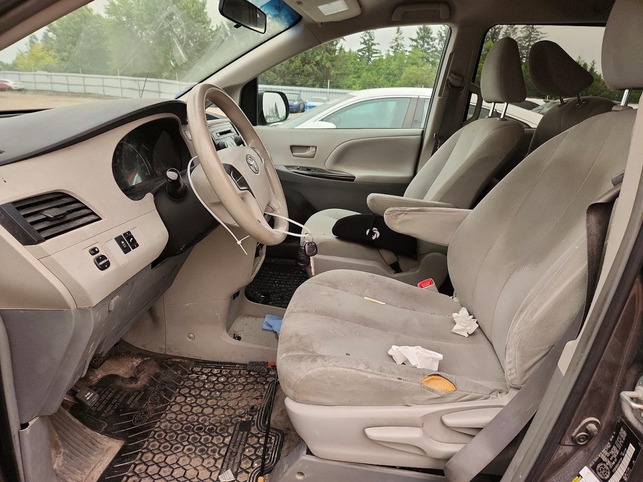 2012 Toyota Sienna Base 7-passenger Gray vin: 5TDZK3DC6CS197328