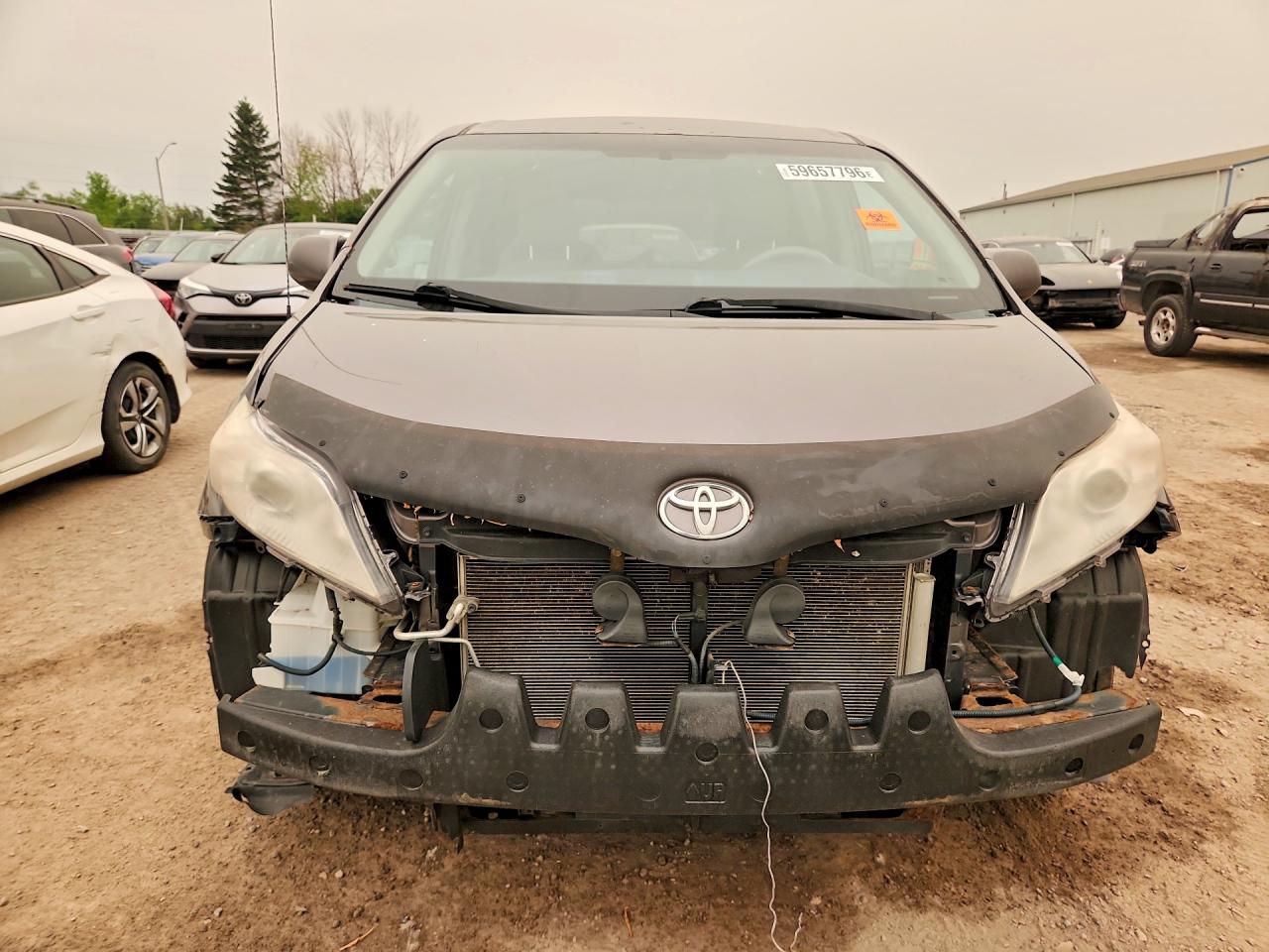 2012 Toyota Sienna Base 7-passenger Gray vin: 5TDZK3DC6CS197328