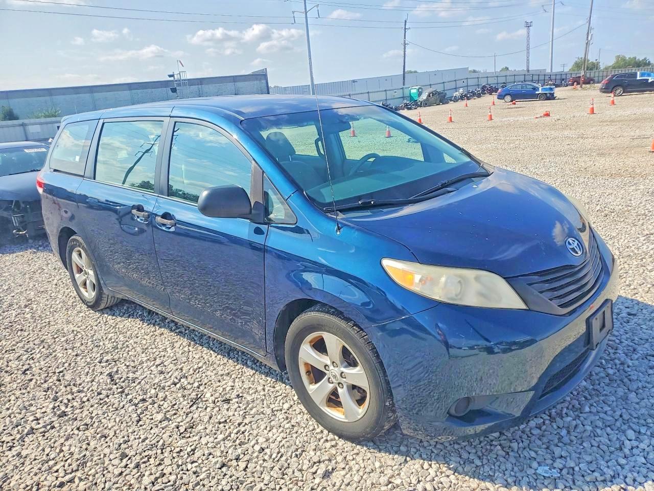 2012 Toyota Sienna Base 7-passenger Blue vin: 5TDZK3DC6CS204312