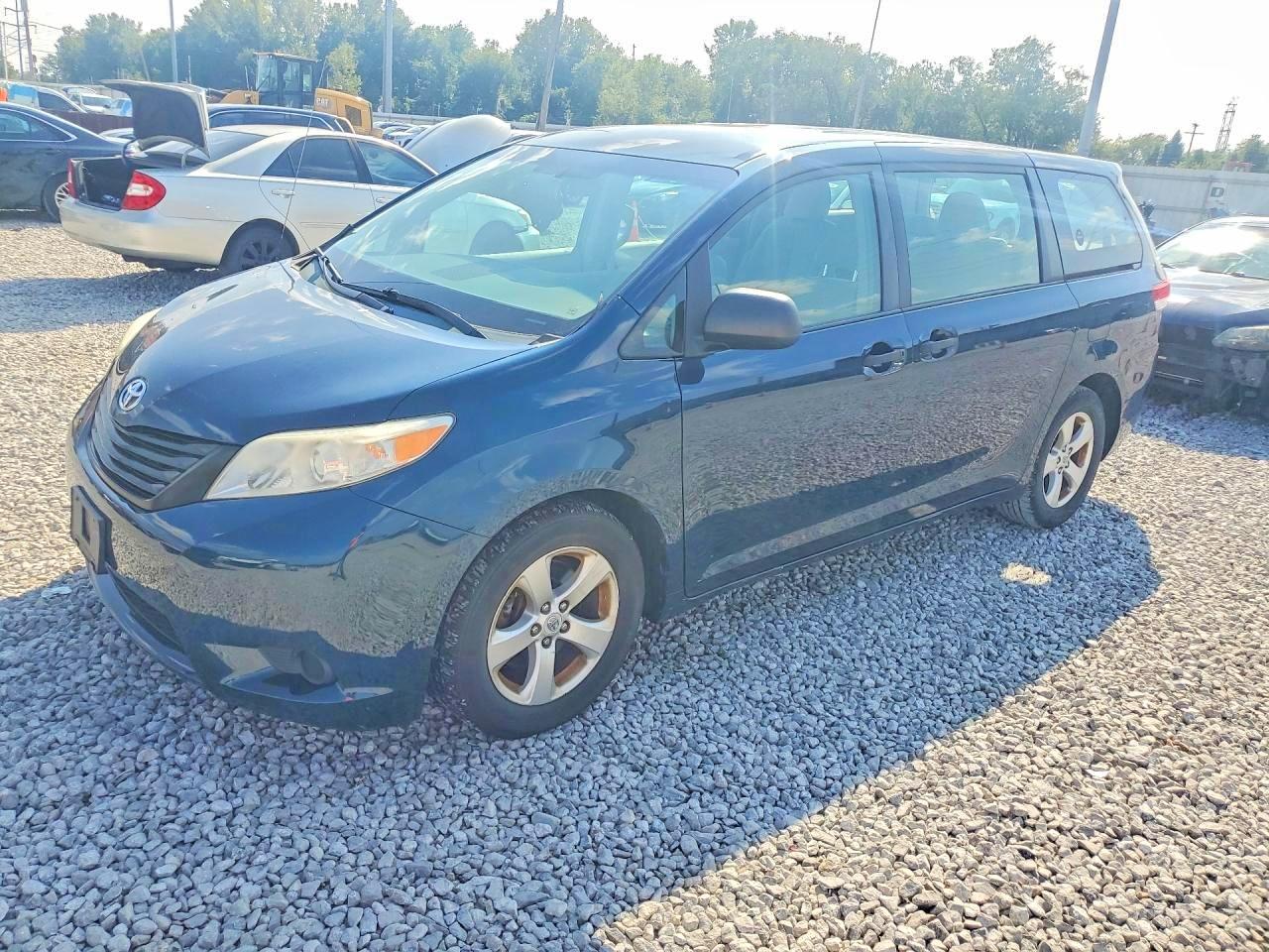 2012 Toyota Sienna Base 7-passenger Blue vin: 5TDZK3DC6CS204312