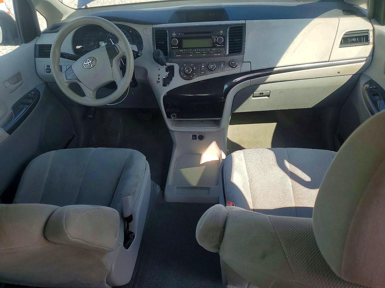 2012 Toyota Sienna Base 7-passenger Blue vin: 5TDZK3DC6CS204312