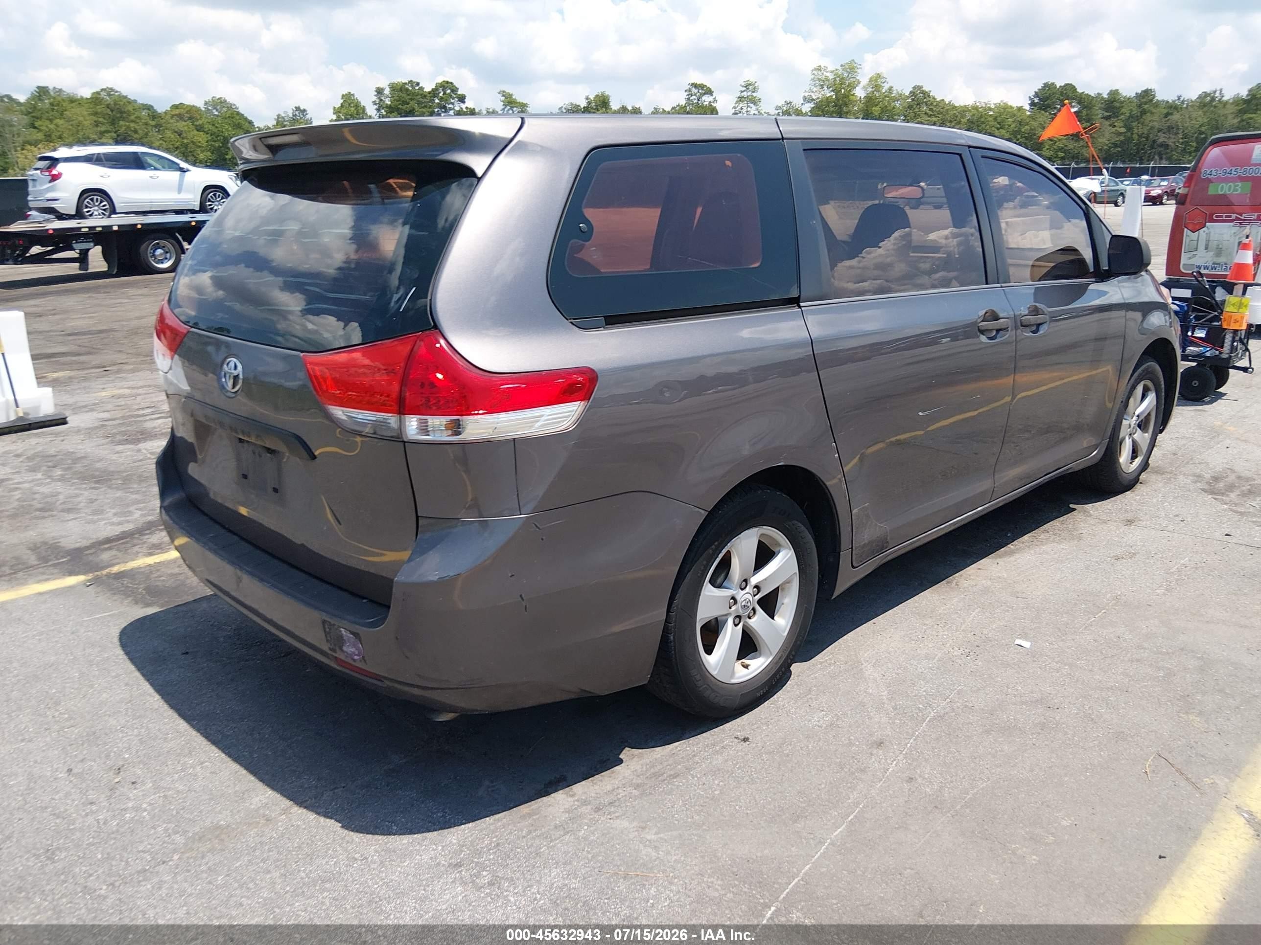 2012 Toyota Sienna Base V6 7 Passenger Gray vin: 5TDZK3DC6CS254367