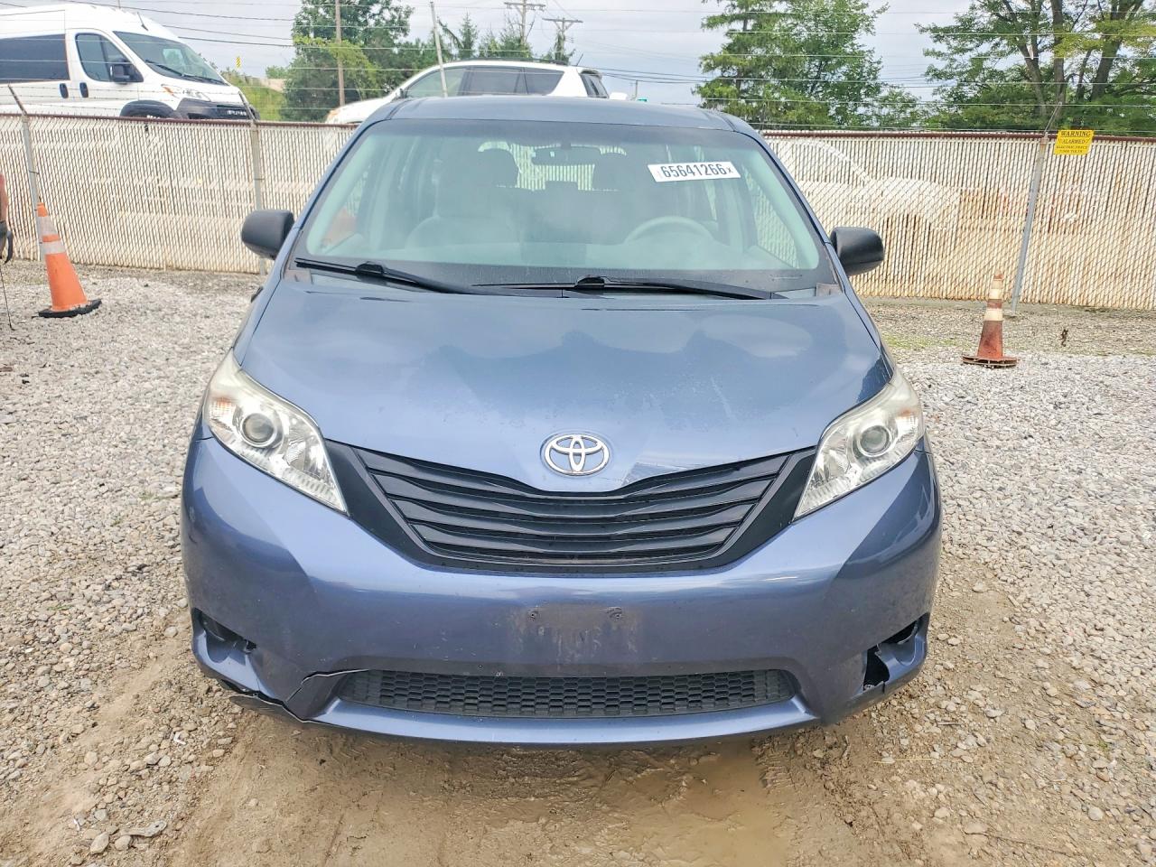 2014 Toyota Sienna L 7-passenger Blue vin: 5TDZK3DC6ES420681