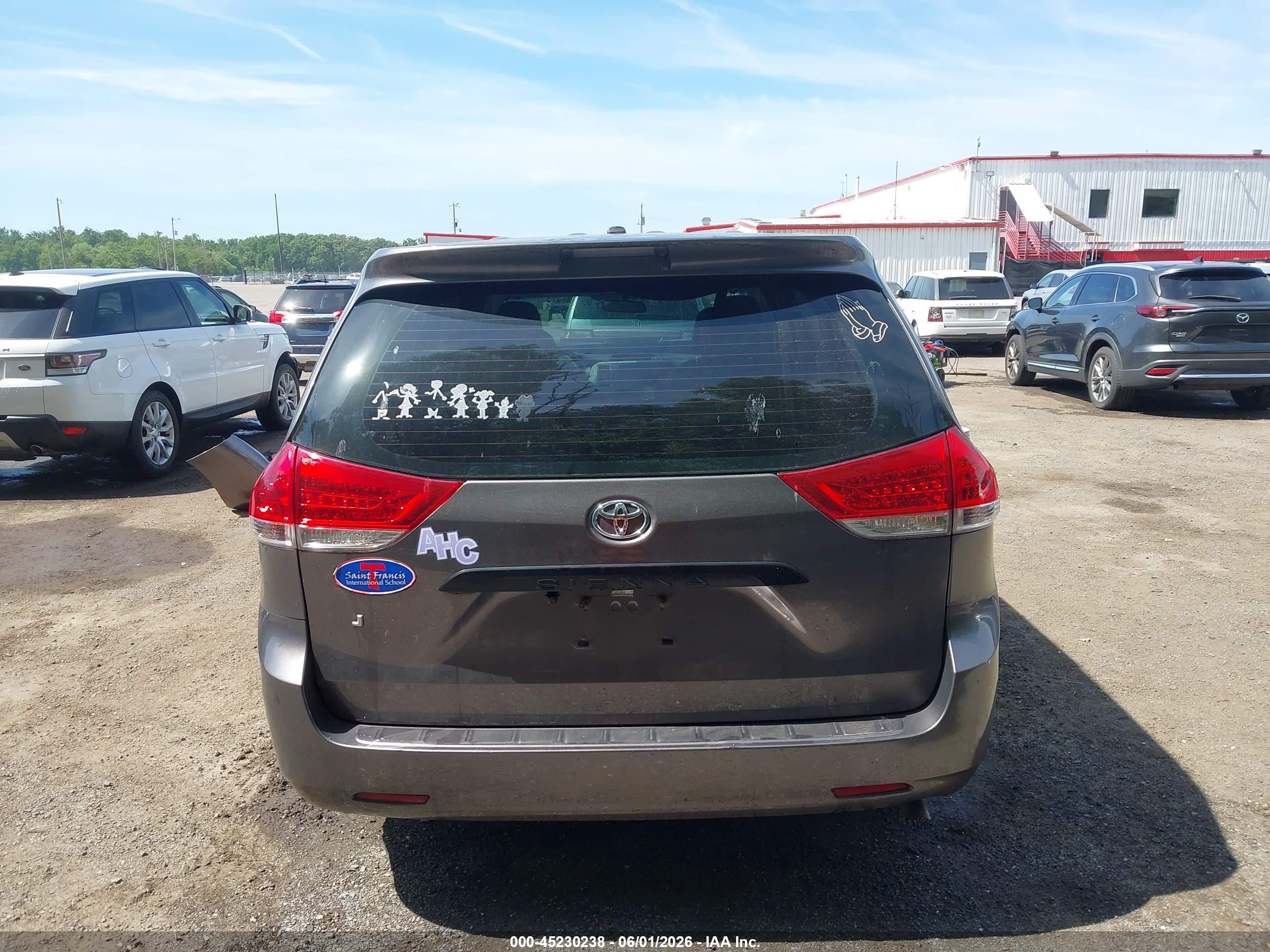 2014 Toyota Sienna L V6 7 Passenger Gray vin: 5TDZK3DC6ES440364