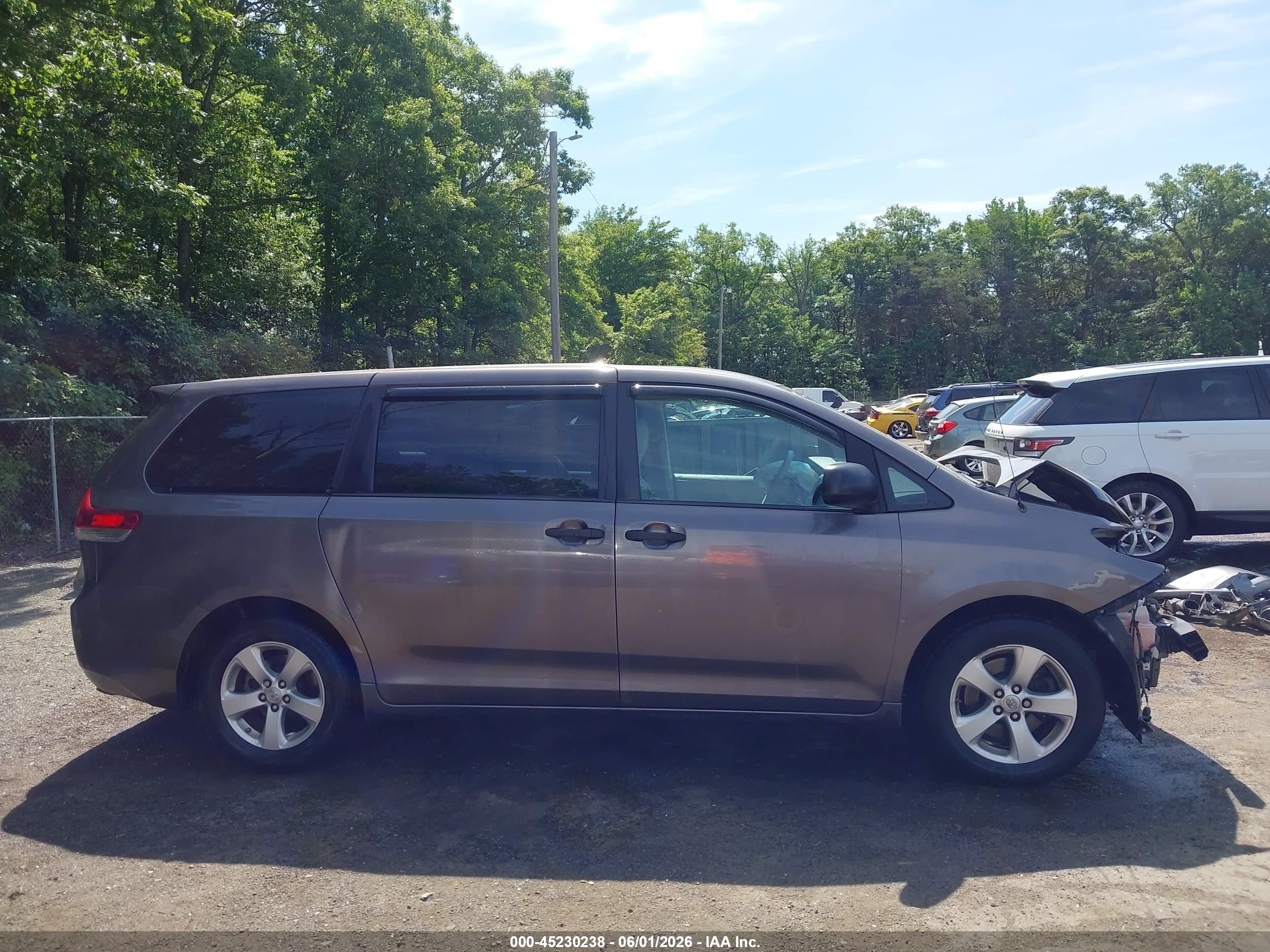2014 Toyota Sienna L V6 7 Passenger Gray vin: 5TDZK3DC6ES440364