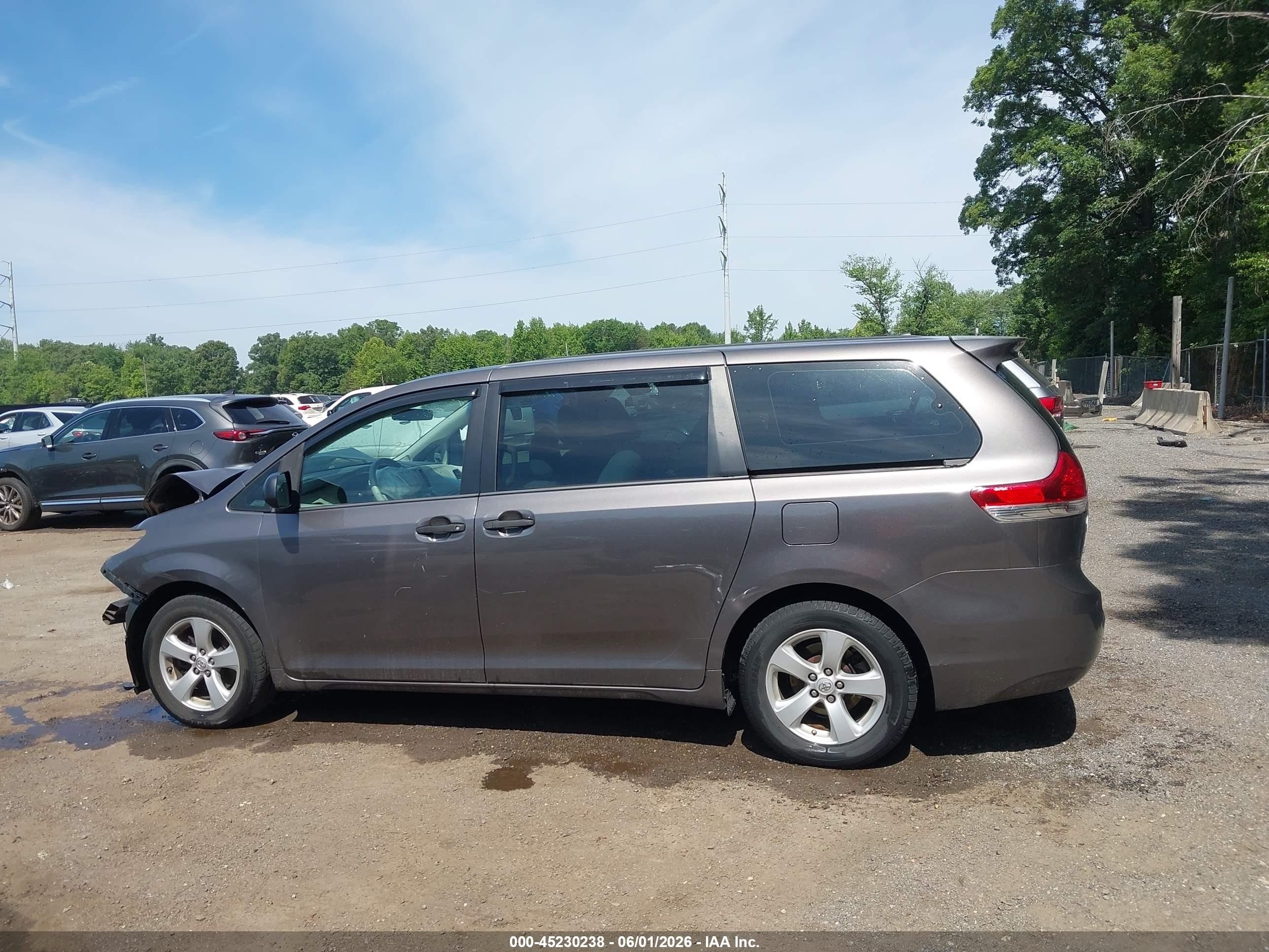 2014 Toyota Sienna L V6 7 Passenger Gray vin: 5TDZK3DC6ES440364