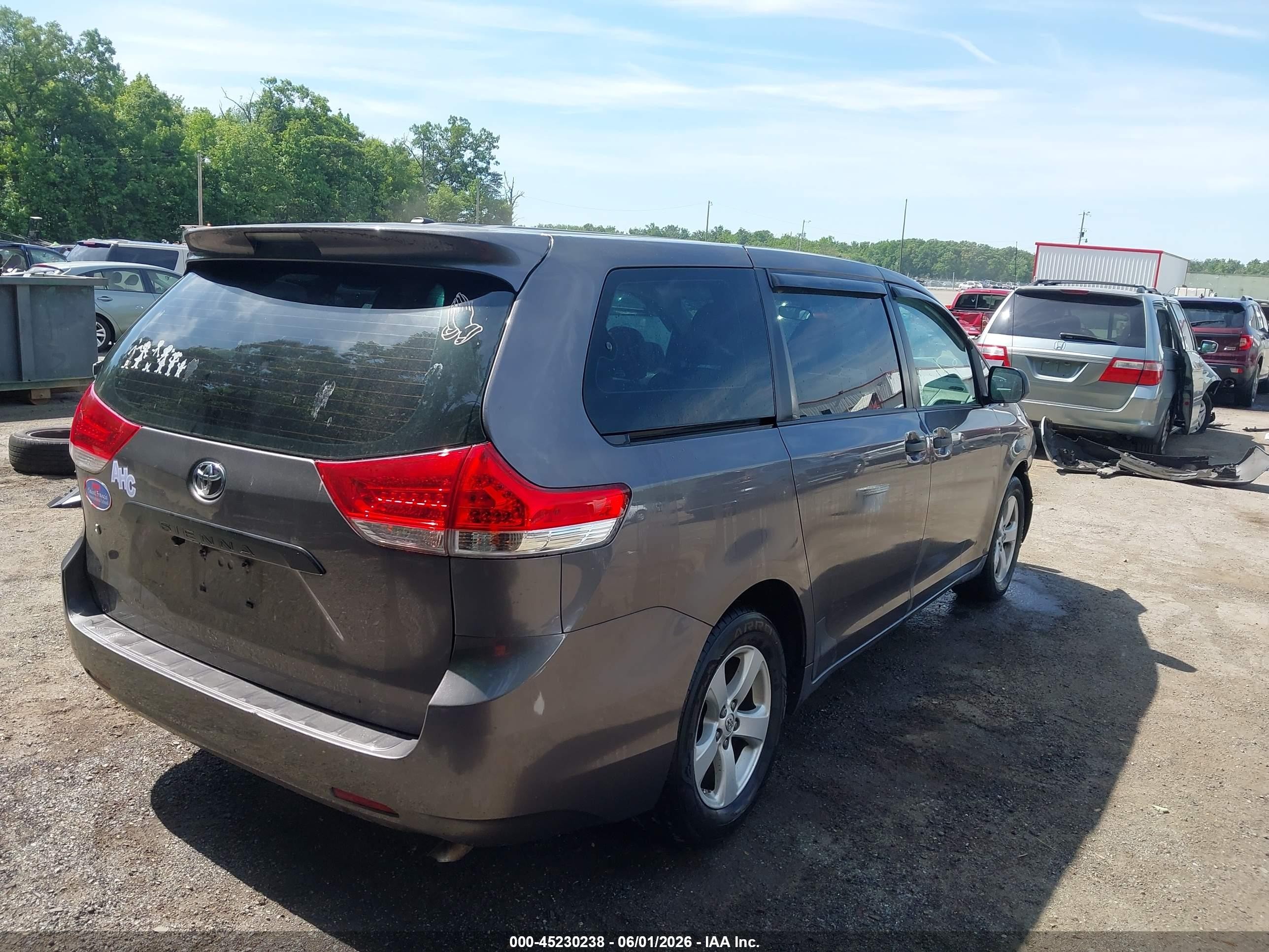 2014 Toyota Sienna L V6 7 Passenger Gray vin: 5TDZK3DC6ES440364