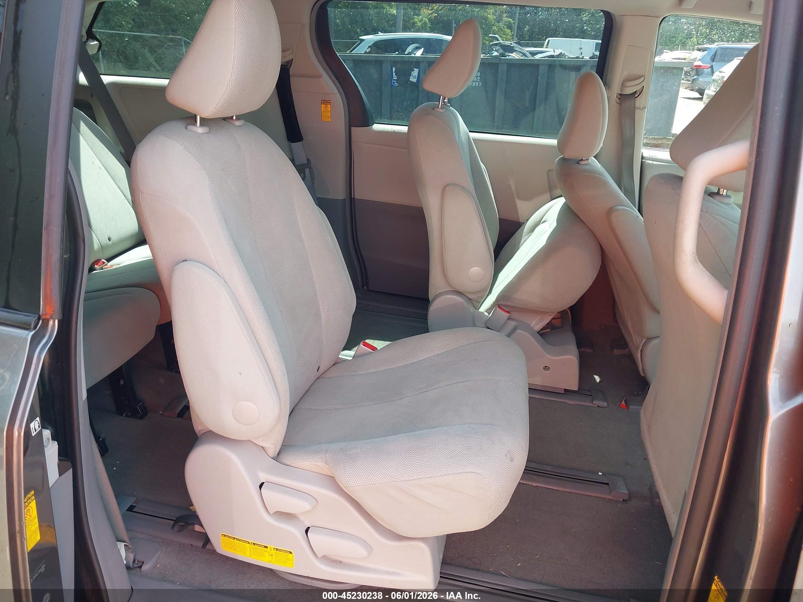 2014 Toyota Sienna L V6 7 Passenger Gray vin: 5TDZK3DC6ES440364