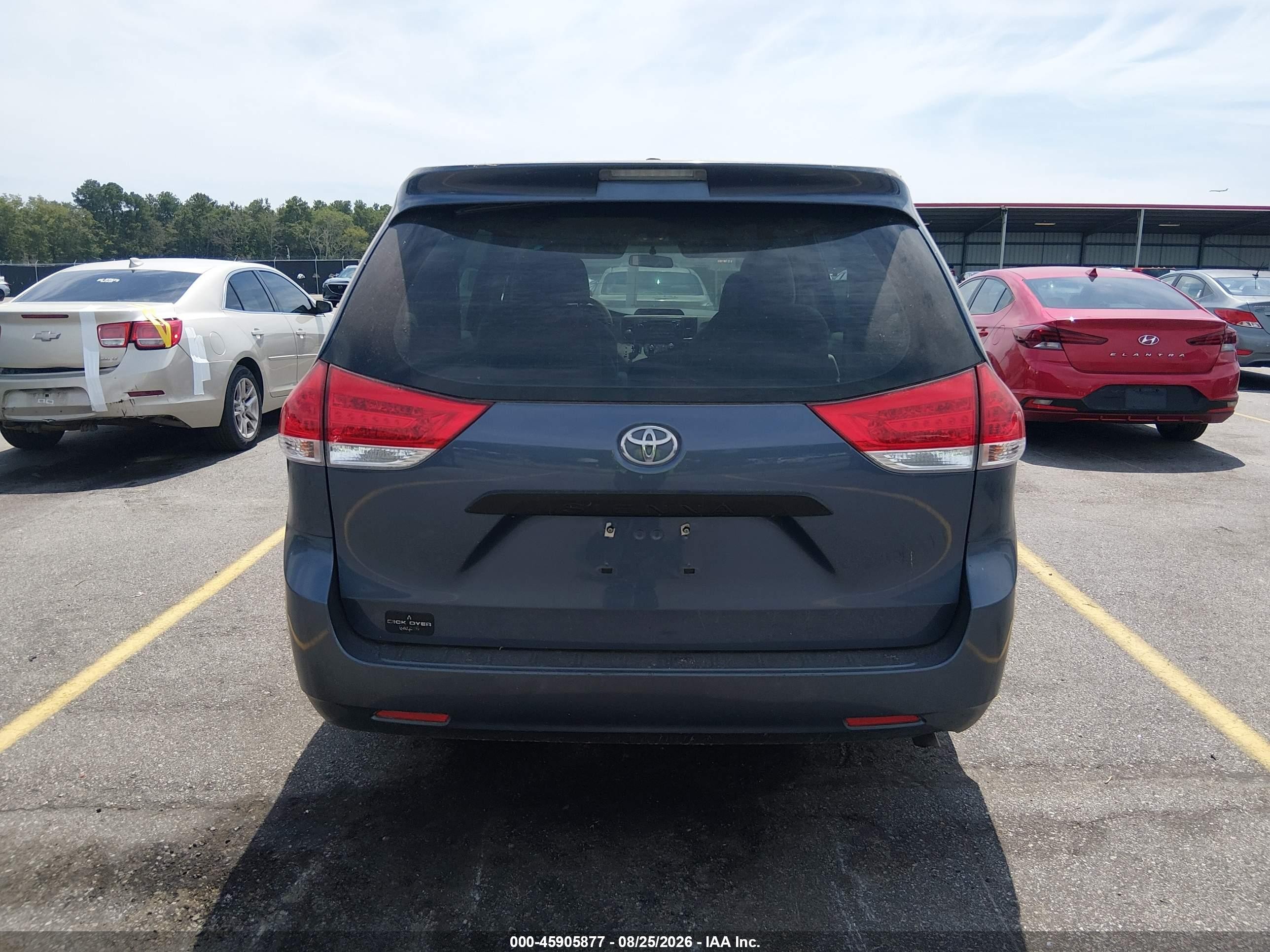 2014 Toyota Sienna L V6 7 Passenger Blue vin: 5TDZK3DC6ES498622