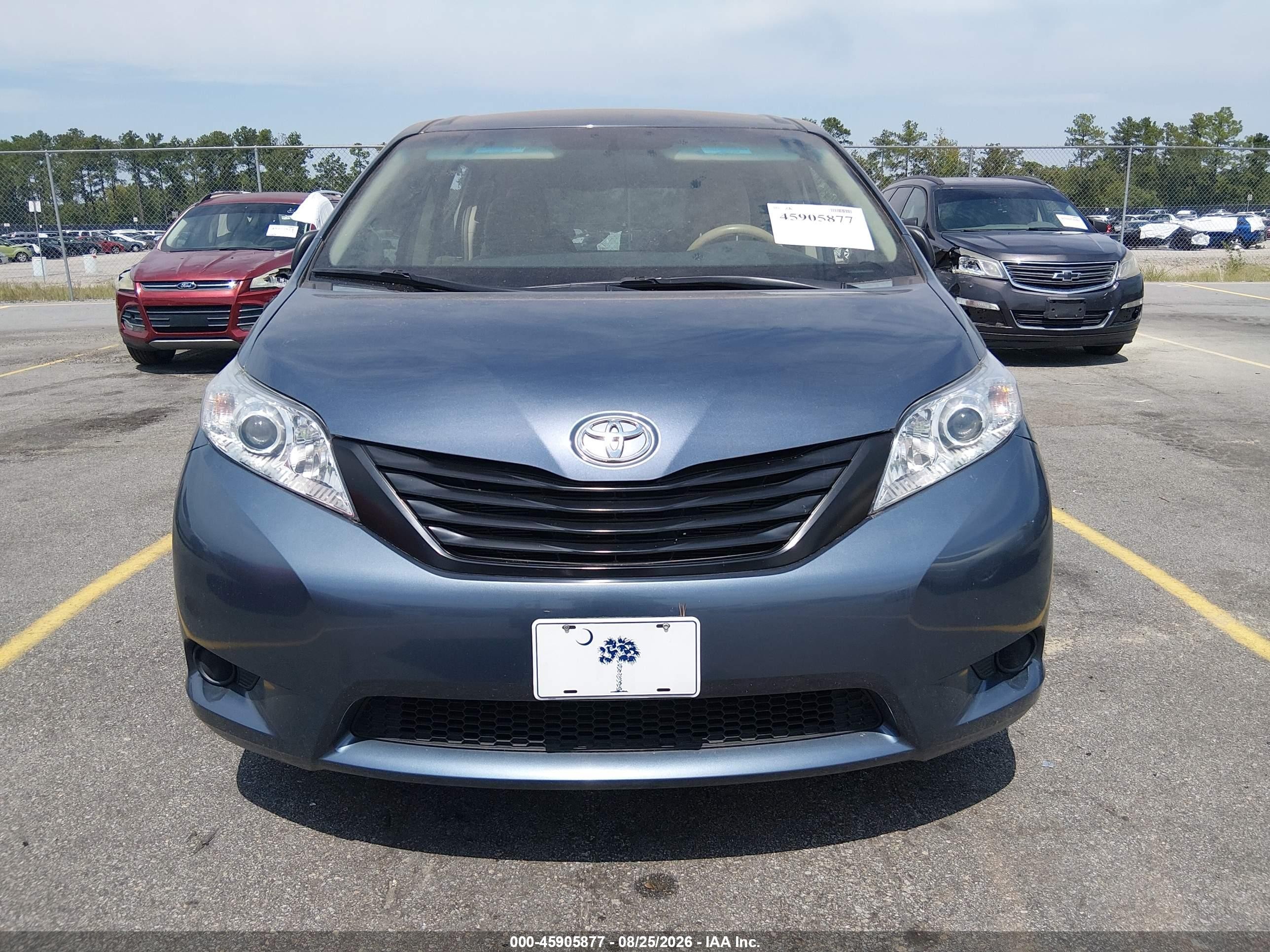 2014 Toyota Sienna L V6 7 Passenger Blue vin: 5TDZK3DC6ES498622