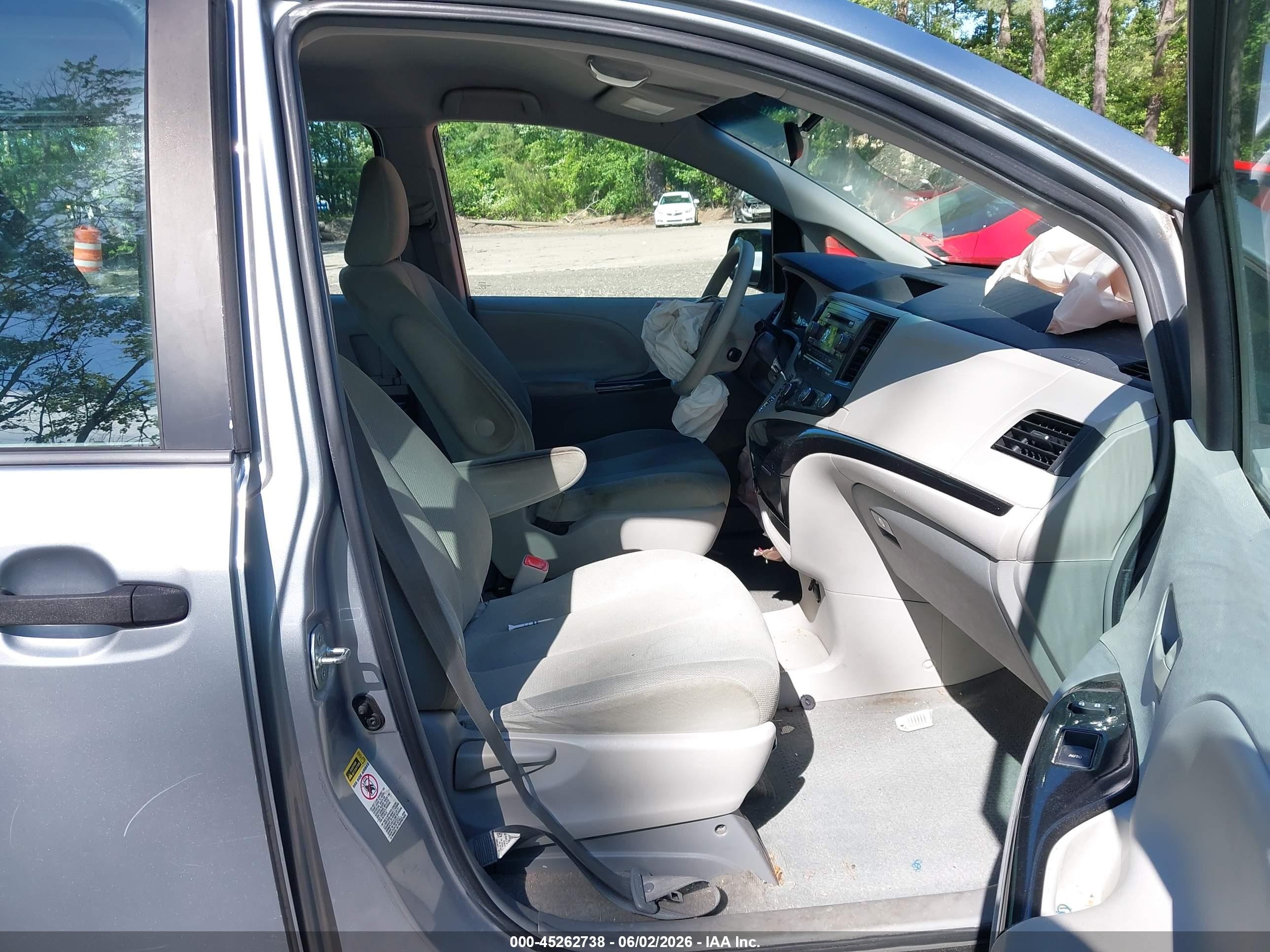 2014 Toyota Sienna L V6 7 Passenger Gray vin: 5TDZK3DC6ES499429