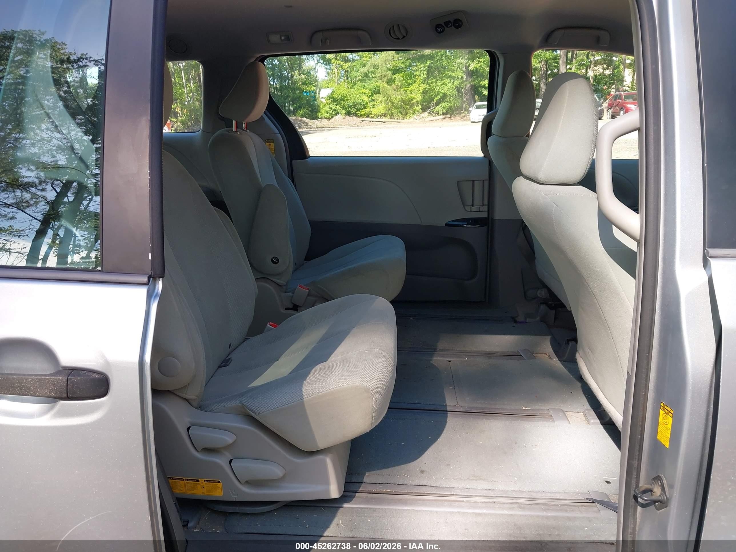 2014 Toyota Sienna L V6 7 Passenger Gray vin: 5TDZK3DC6ES499429