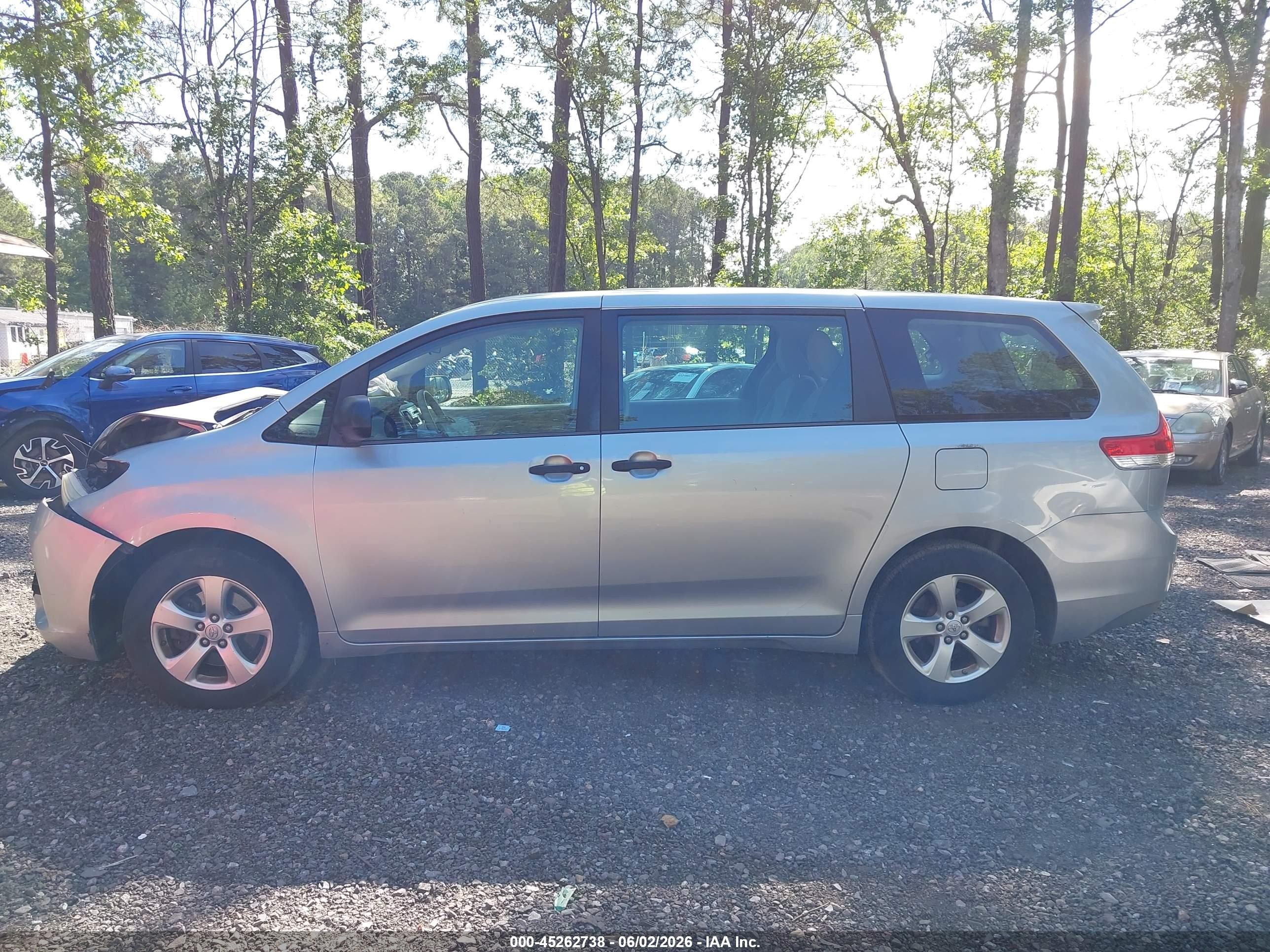 2014 Toyota Sienna L V6 7 Passenger Gray vin: 5TDZK3DC6ES499429