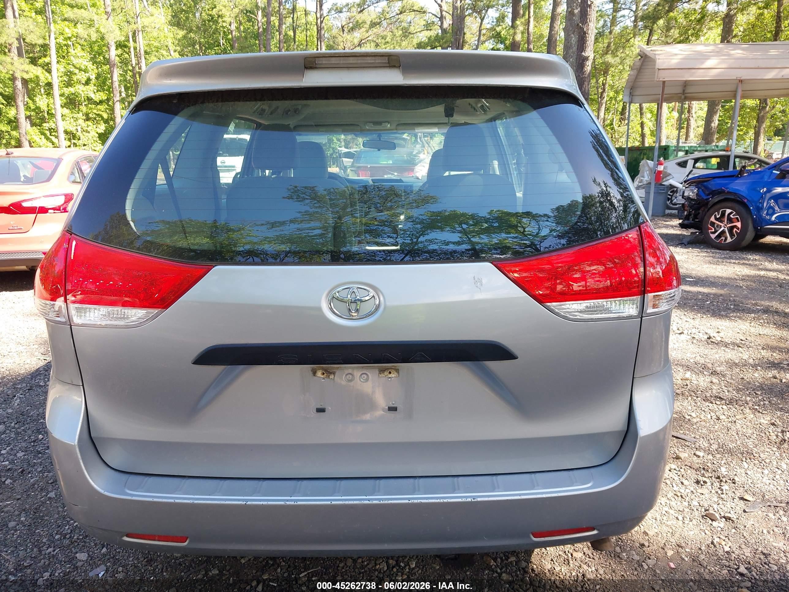 2014 Toyota Sienna L V6 7 Passenger Gray vin: 5TDZK3DC6ES499429