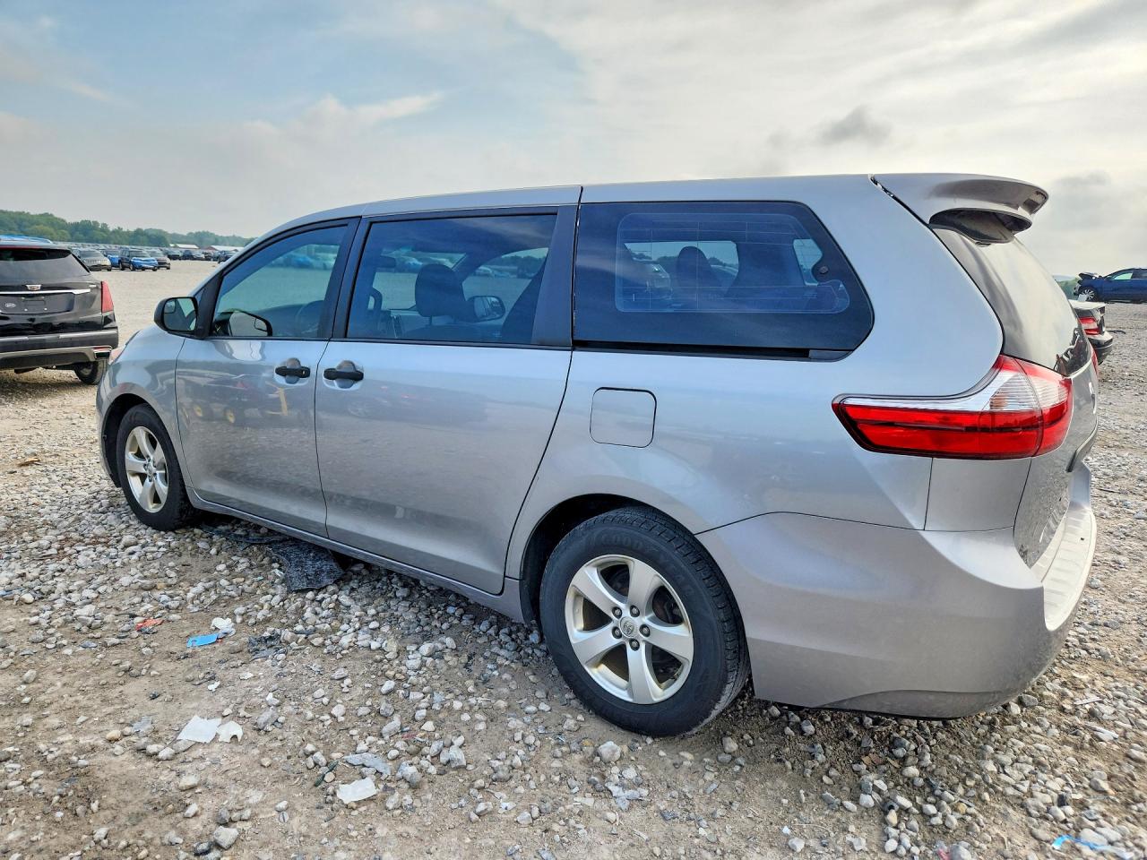 2015 Toyota Sienna L 7-passenger Silver vin: 5TDZK3DC6FS615746