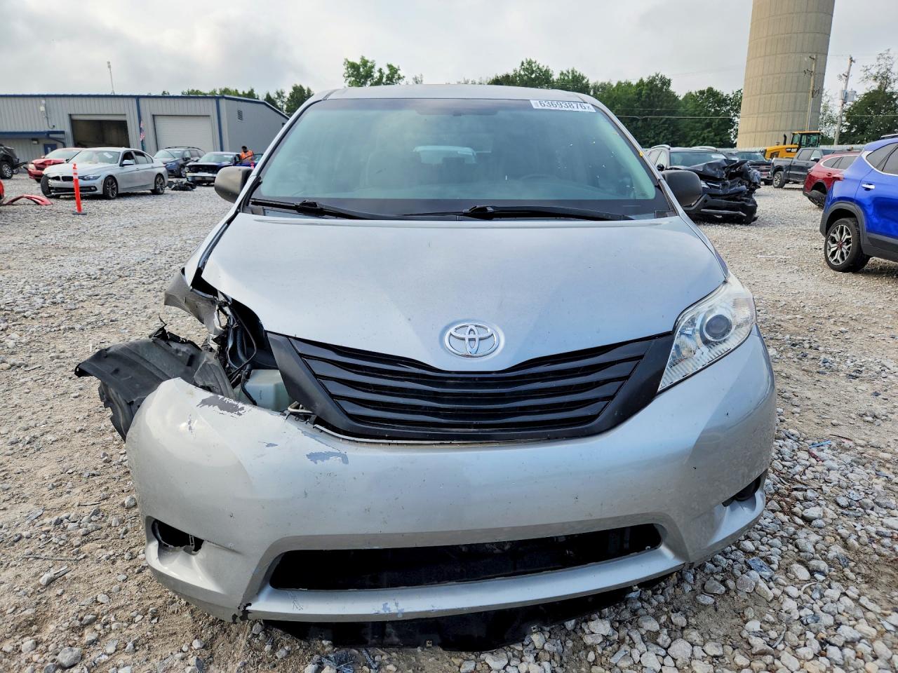 2015 Toyota Sienna L 7-passenger Silver vin: 5TDZK3DC6FS615746