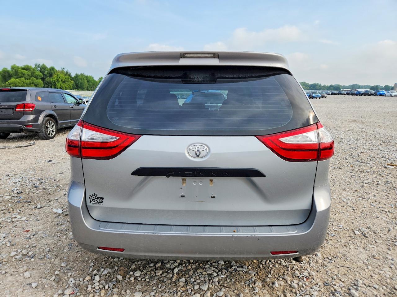 2015 Toyota Sienna L 7-passenger Silver vin: 5TDZK3DC6FS615746