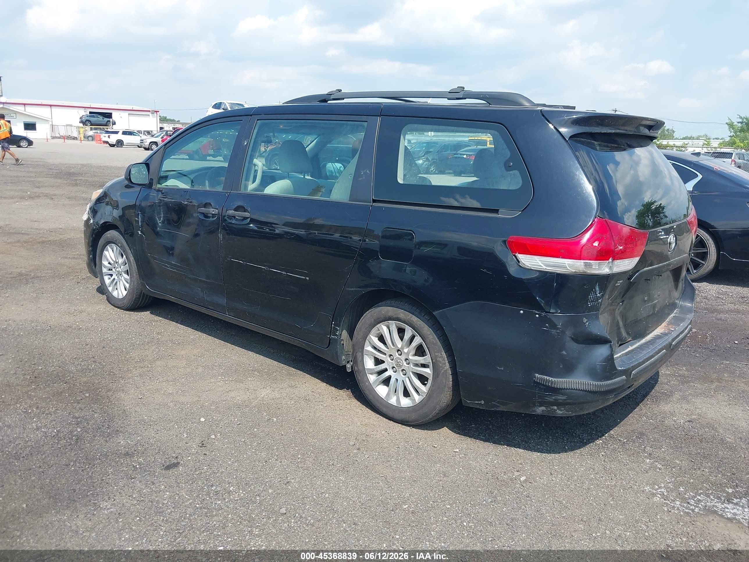 2011 Toyota Sienna Base V6 Черный vin: 5TDZK3DC7BS015764