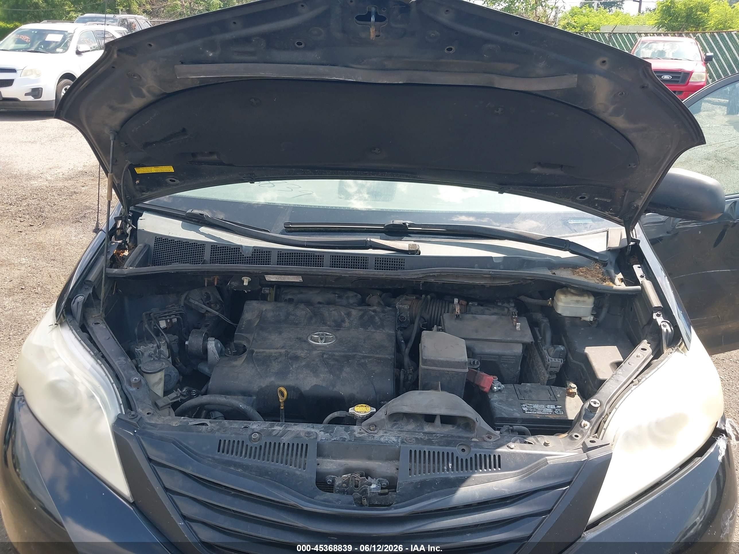 2011 Toyota Sienna Base V6 Черный vin: 5TDZK3DC7BS015764