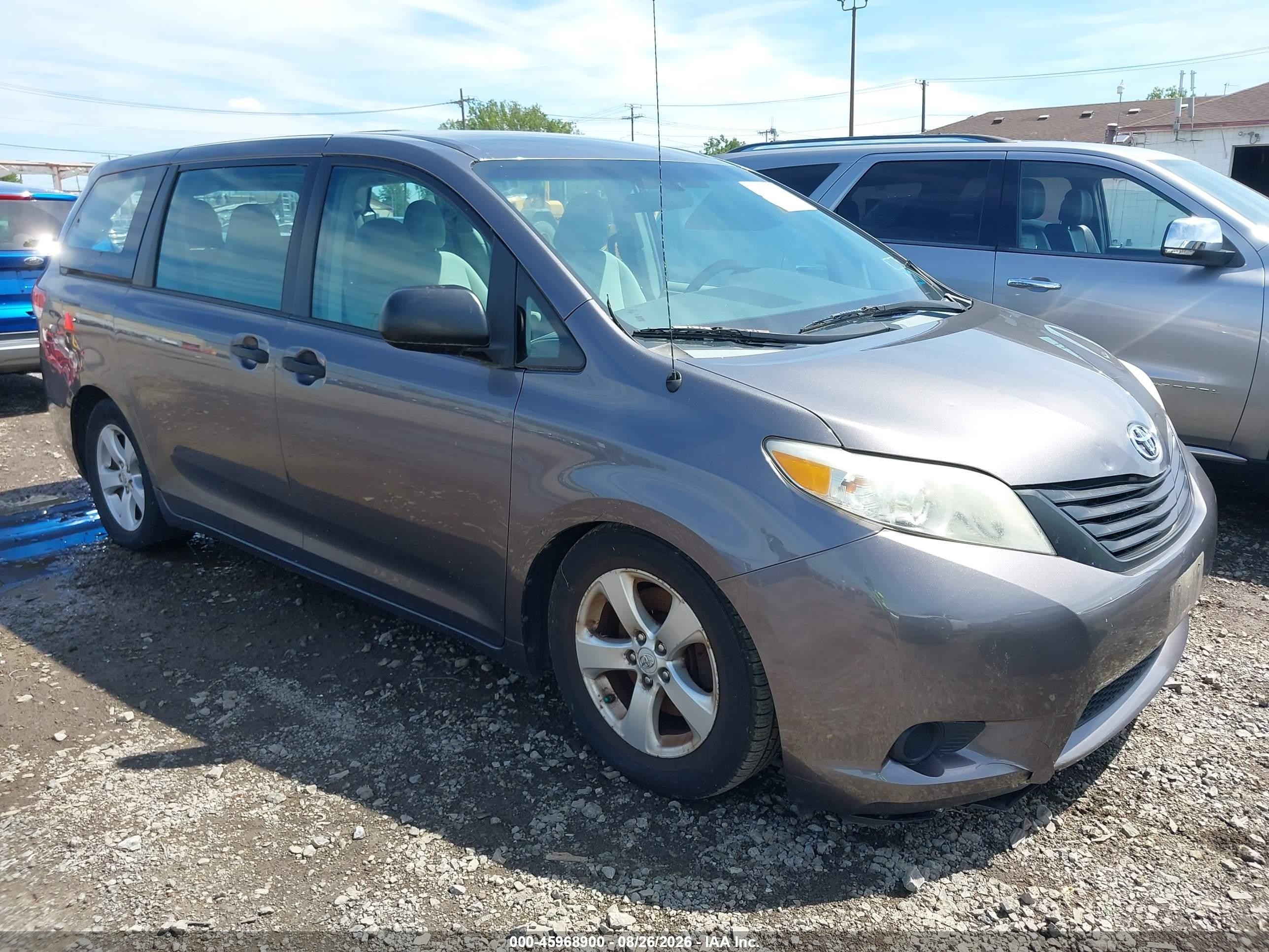 2011 Toyota Sienna Base V6 Gray vin: 5TDZK3DC7BS062535