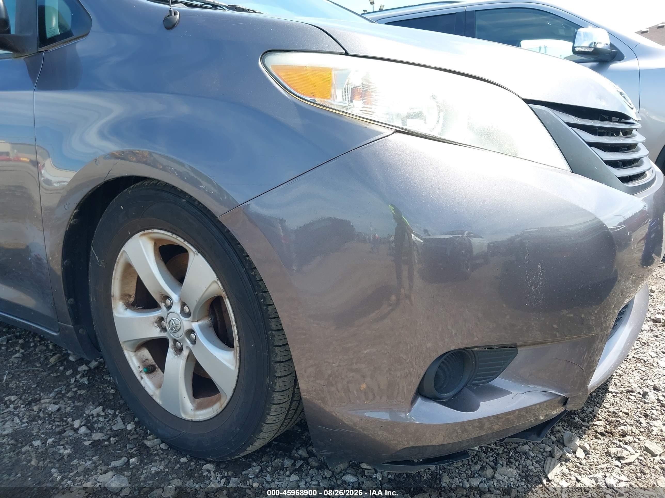 2011 Toyota Sienna Base V6 Gray vin: 5TDZK3DC7BS062535