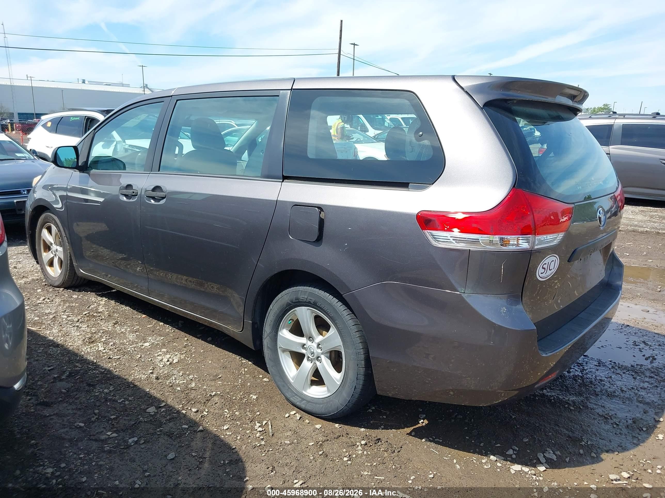 2011 Toyota Sienna Base V6 Gray vin: 5TDZK3DC7BS062535