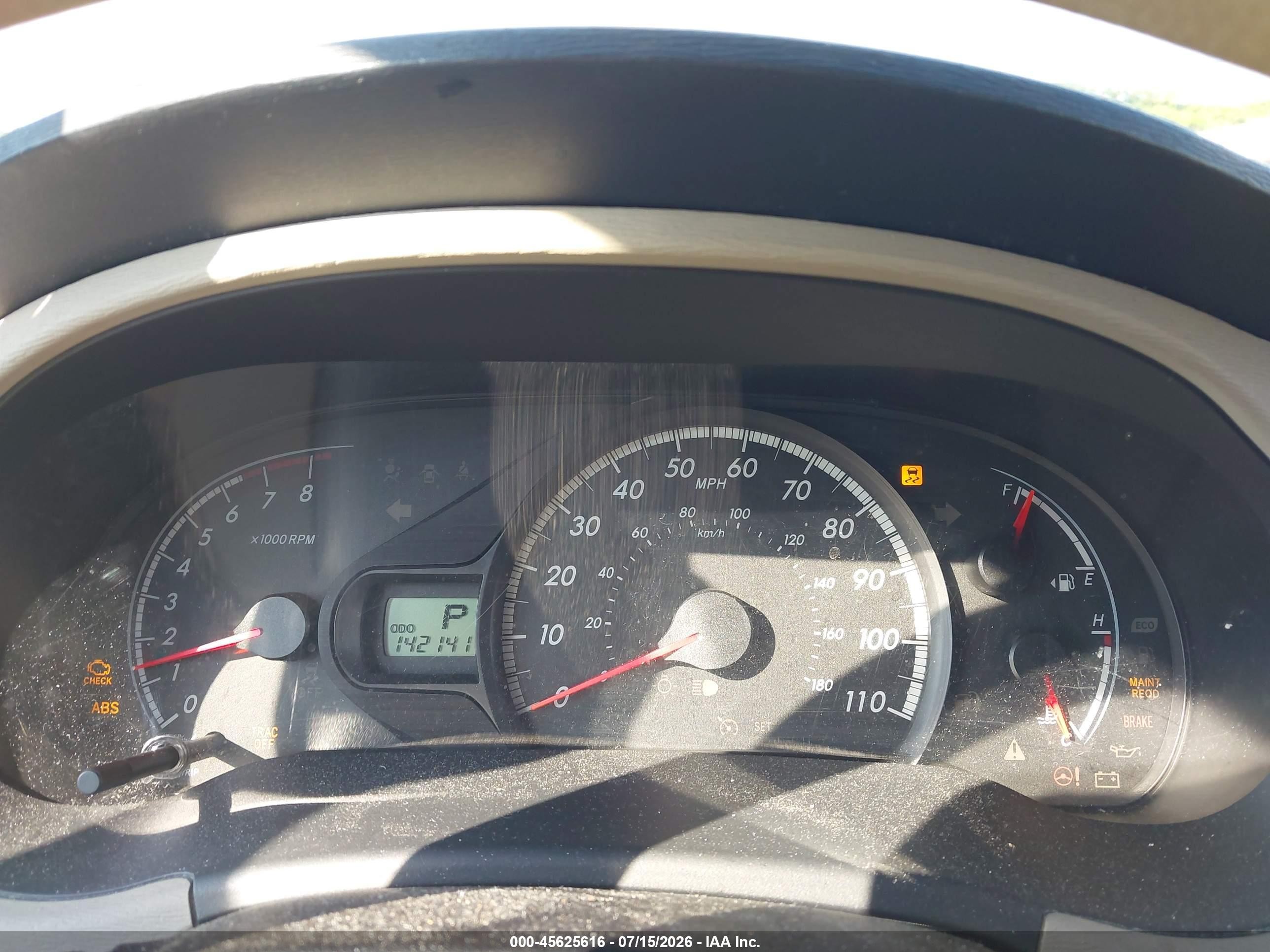 2012 Toyota Sienna Base V6 7 Passenger Silver vin: 5TDZK3DC7CS197466