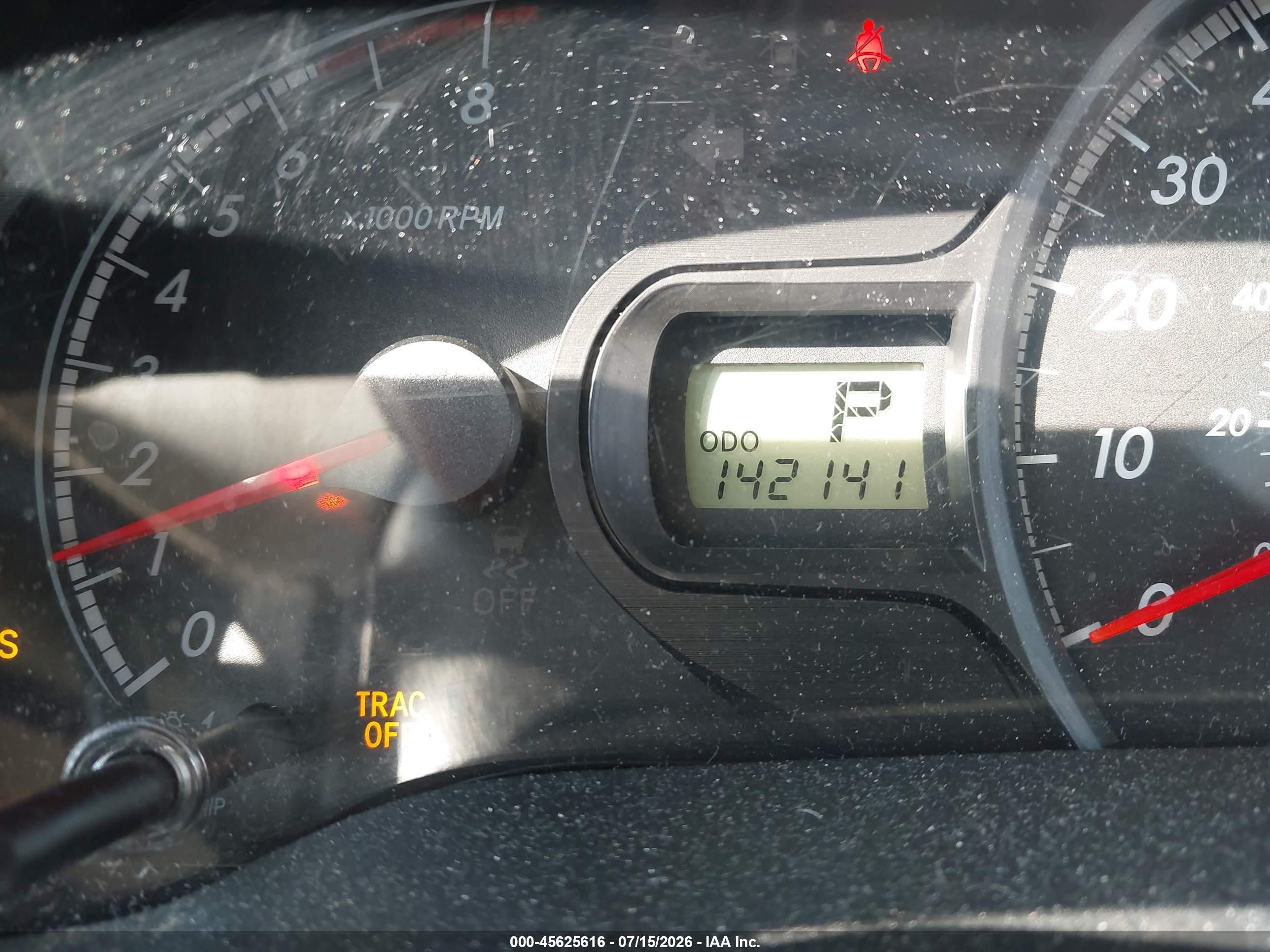 2012 Toyota Sienna Base V6 7 Passenger Silver vin: 5TDZK3DC7CS197466