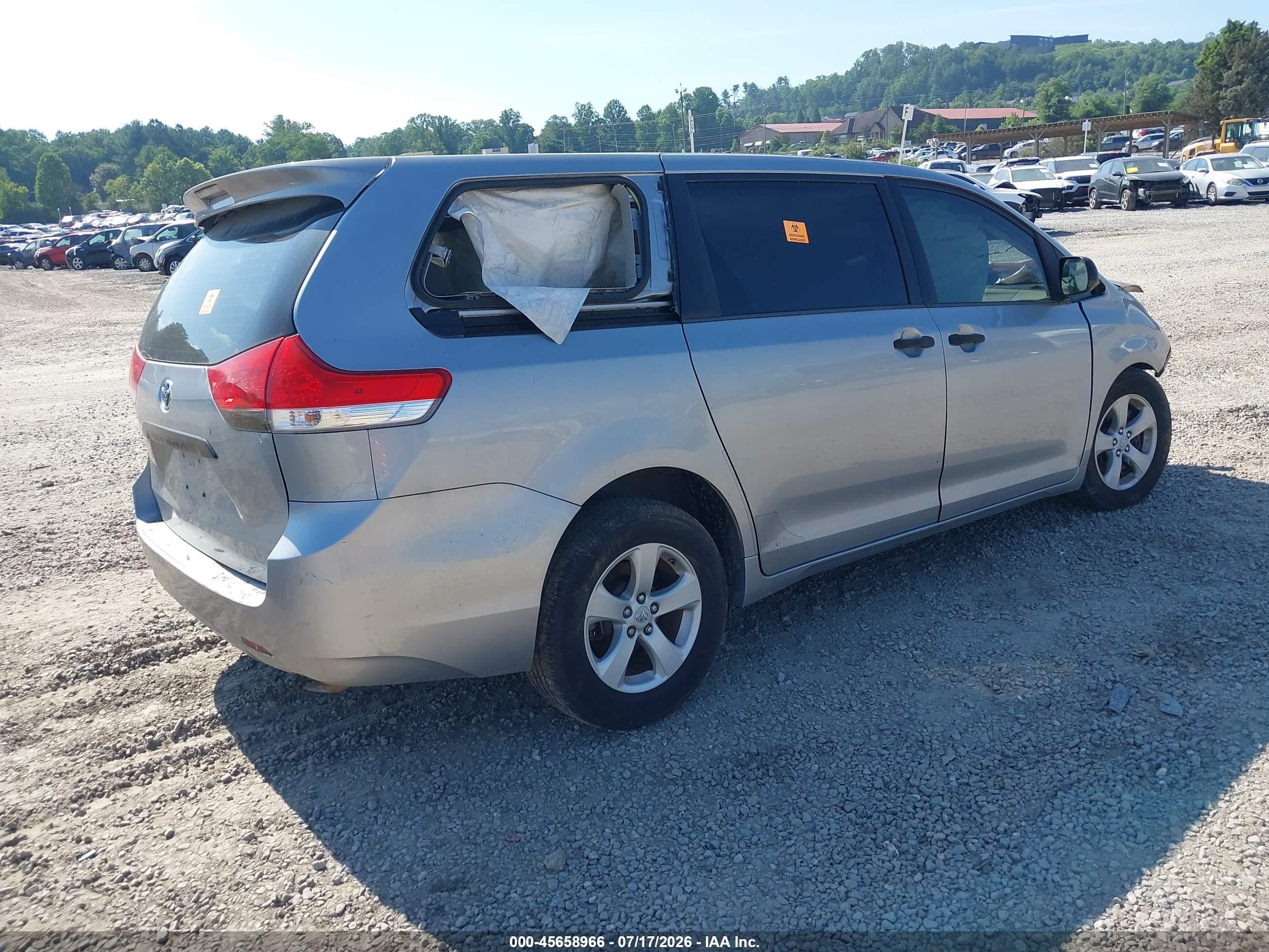 2012 Toyota Sienna Base V6 7 Passenger Silver vin: 5TDZK3DC7CS243362
