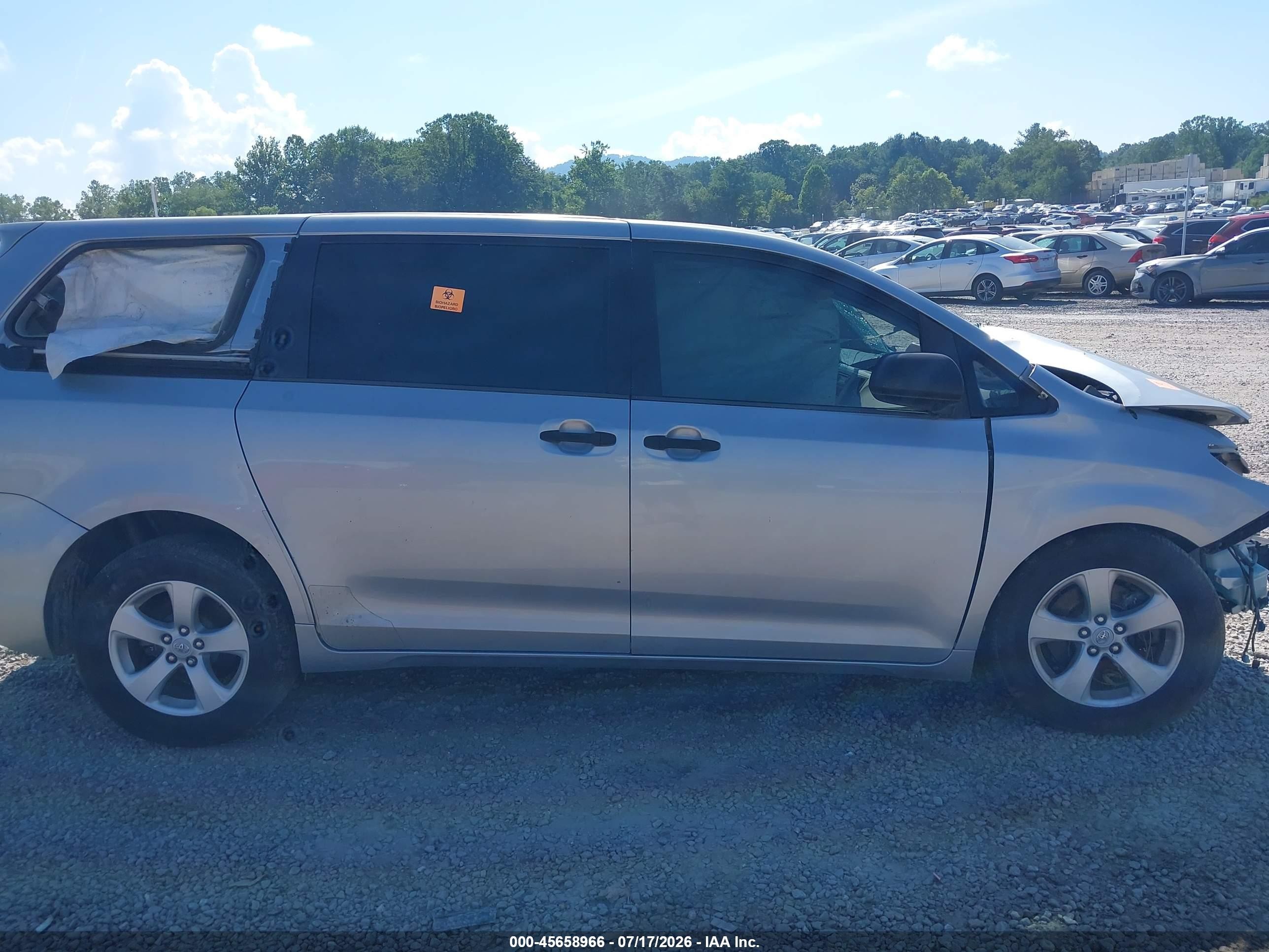 2012 Toyota Sienna Base V6 7 Passenger Silver vin: 5TDZK3DC7CS243362
