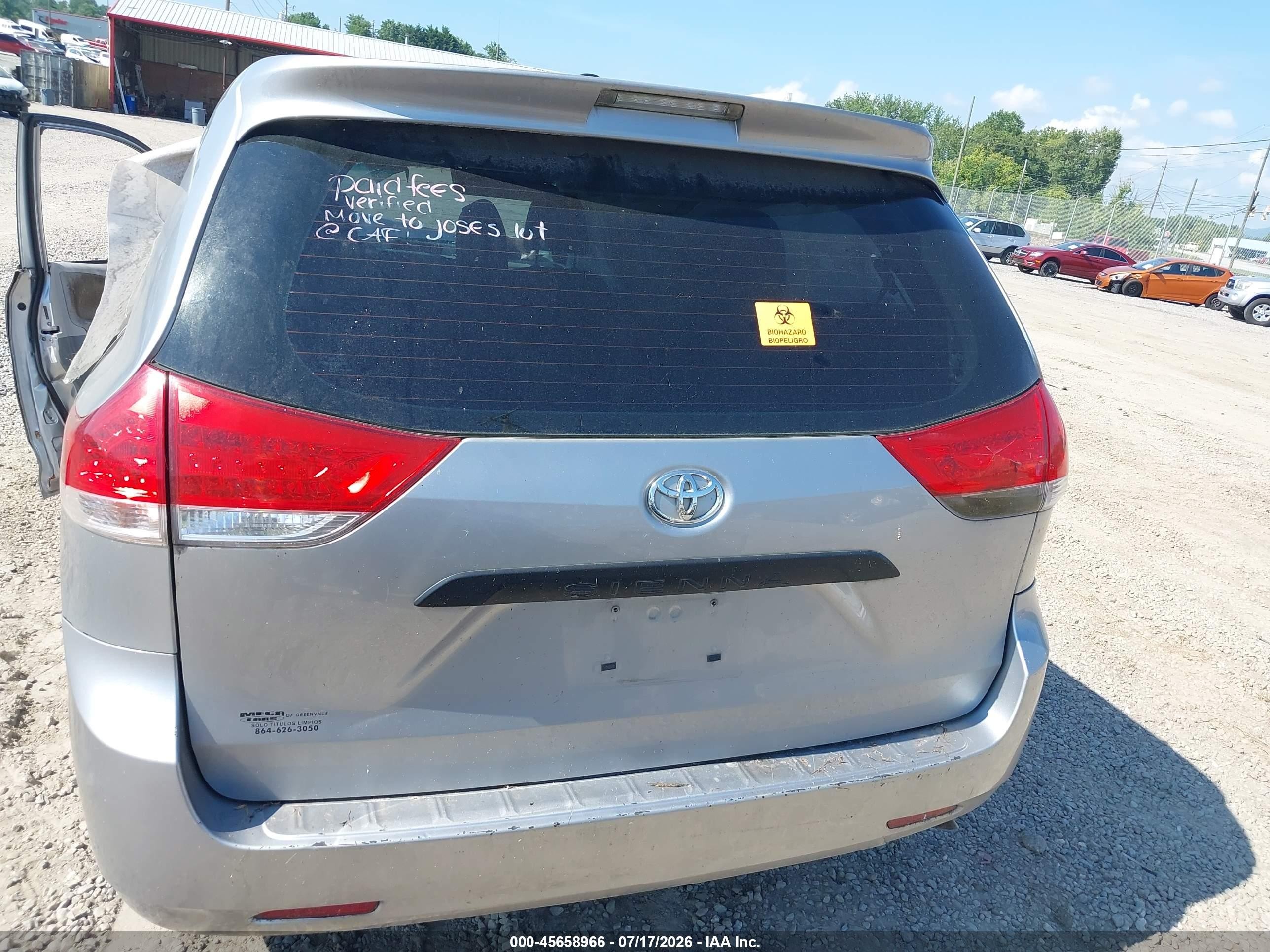 2012 Toyota Sienna Base V6 7 Passenger Silver vin: 5TDZK3DC7CS243362