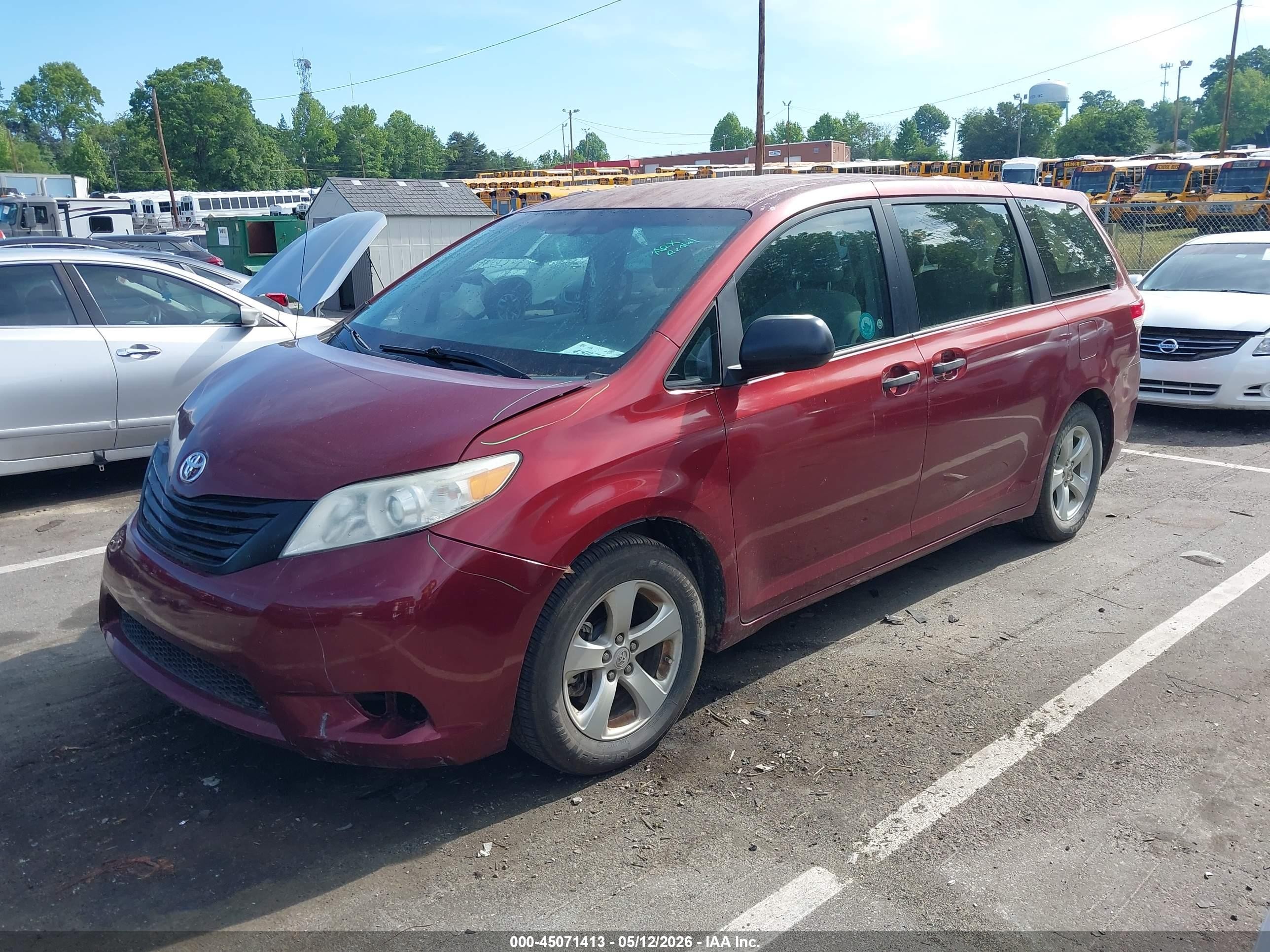 2012 Toyota Sienna Base V6 7 Passenger Red vin: 5TDZK3DC7CS247587
