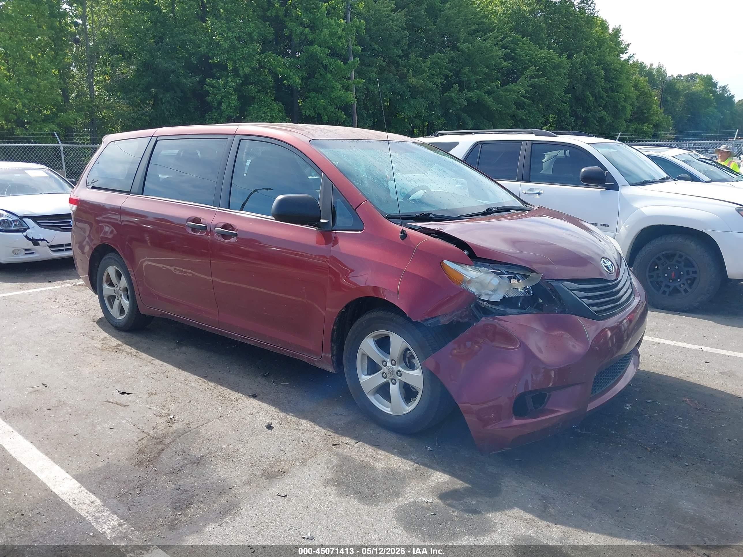 2012 Toyota Sienna Base V6 7 Passenger Red vin: 5TDZK3DC7CS247587