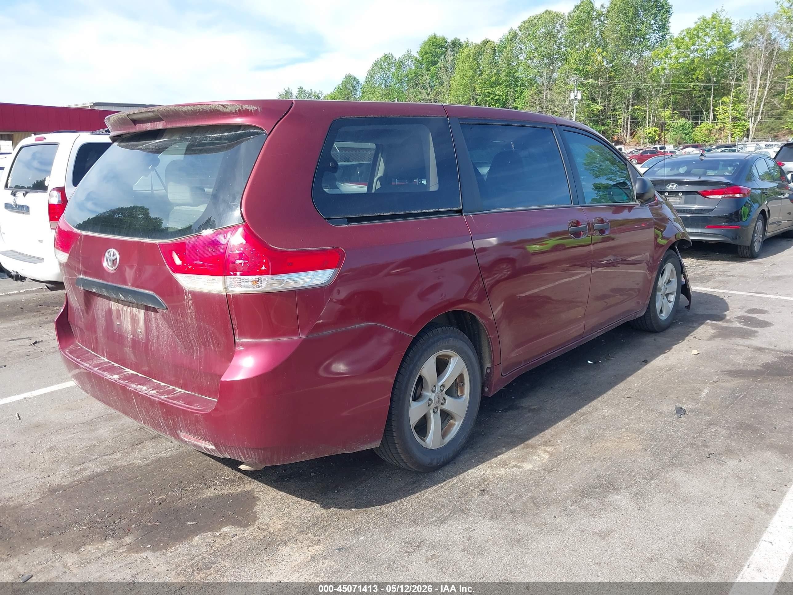 2012 Toyota Sienna Base V6 7 Passenger Red vin: 5TDZK3DC7CS247587