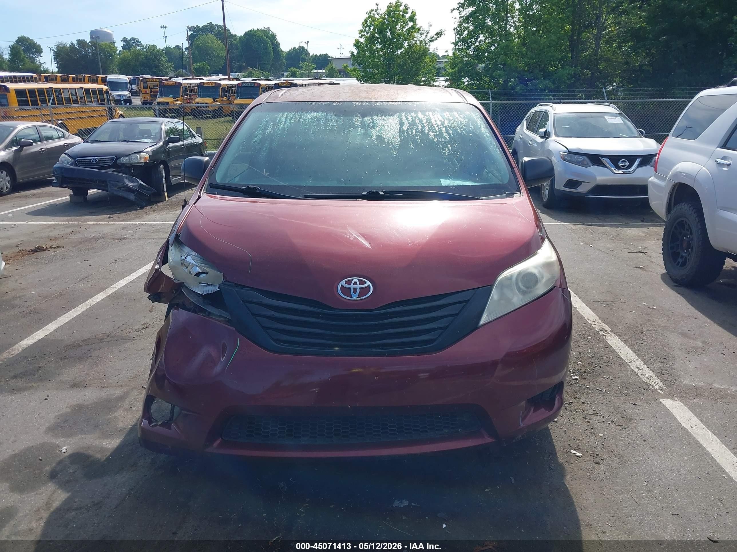 2012 Toyota Sienna Base V6 7 Passenger Red vin: 5TDZK3DC7CS247587